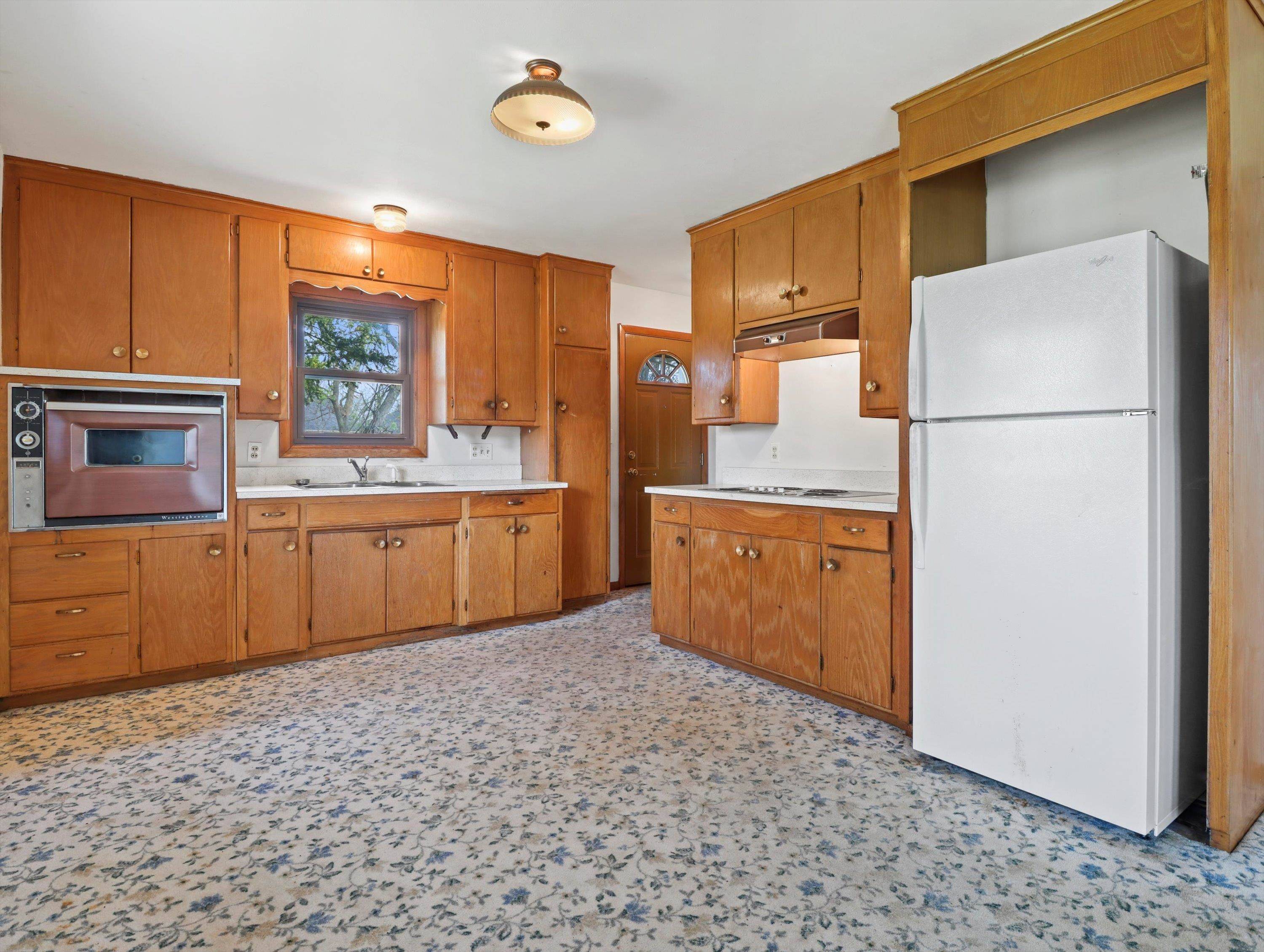Edgerton, WI 53534-8639,9214 N County Road F