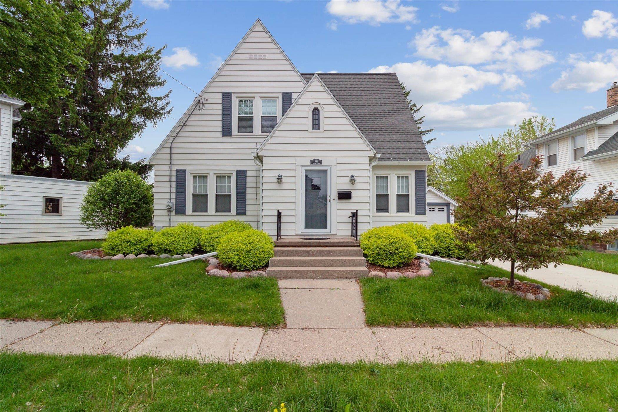 Watertown, WI 53094,108 N Maple Street