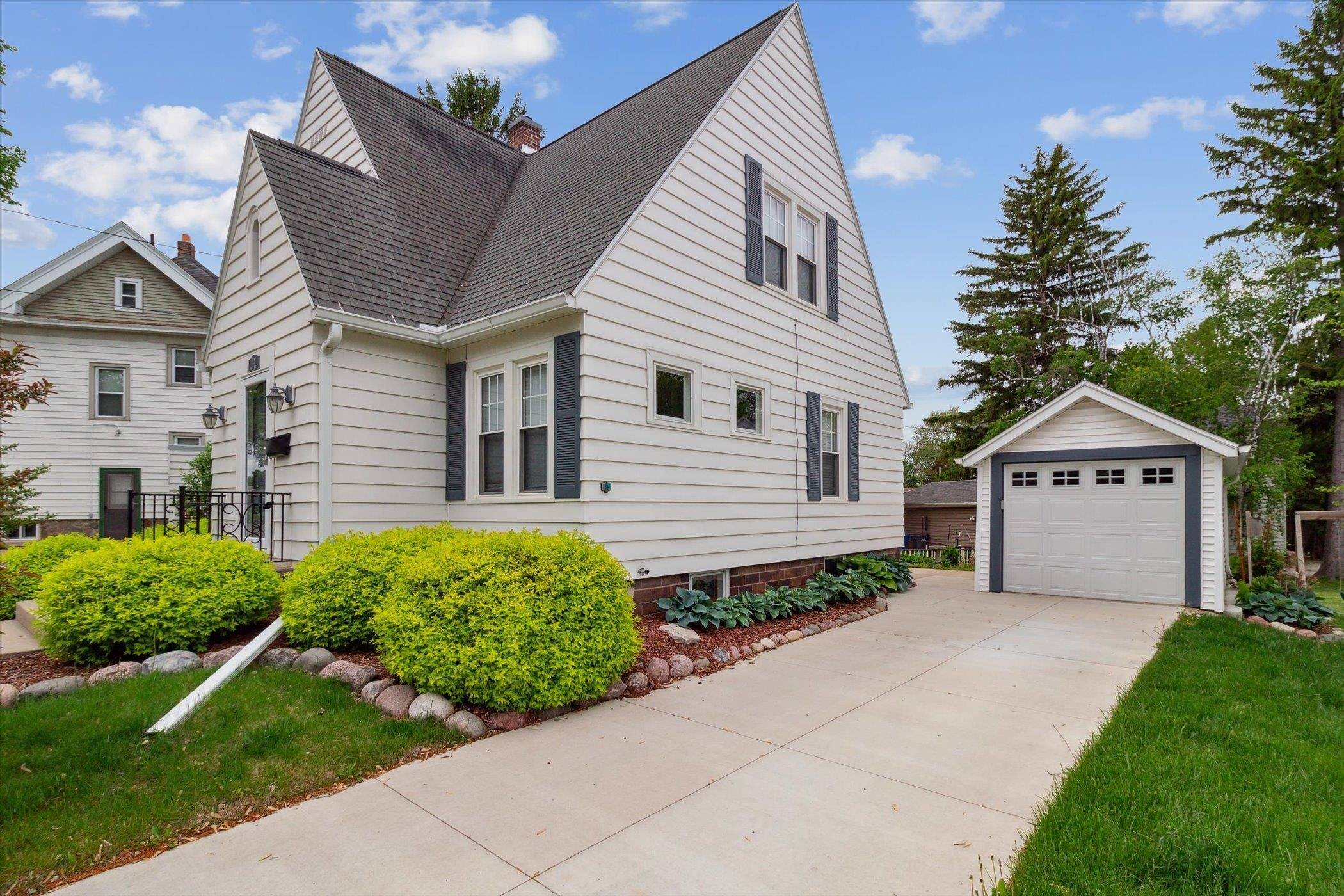 Watertown, WI 53094,108 N Maple Street