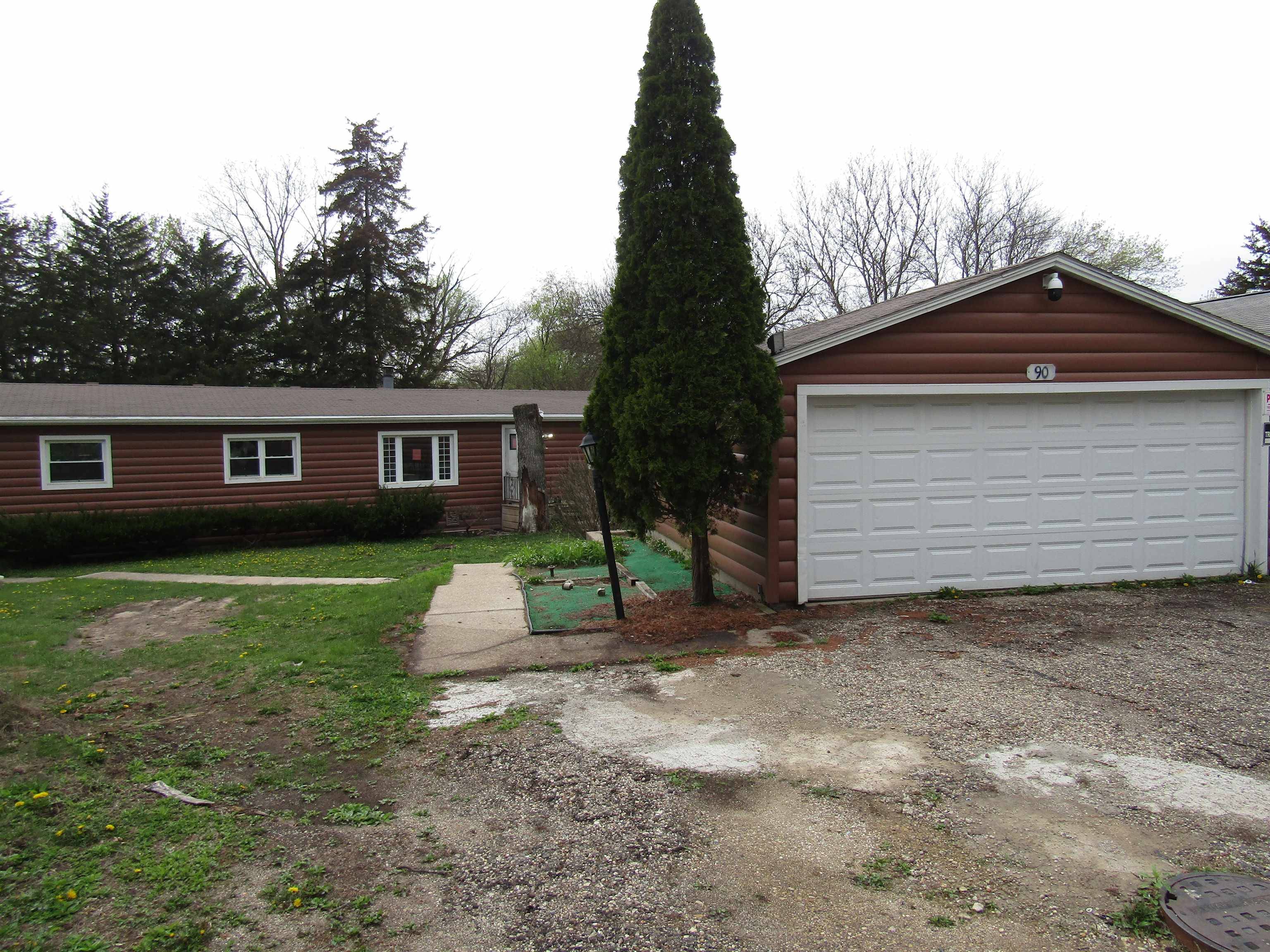 Janesville, WI 53548,90 Falling Creek Circle #90