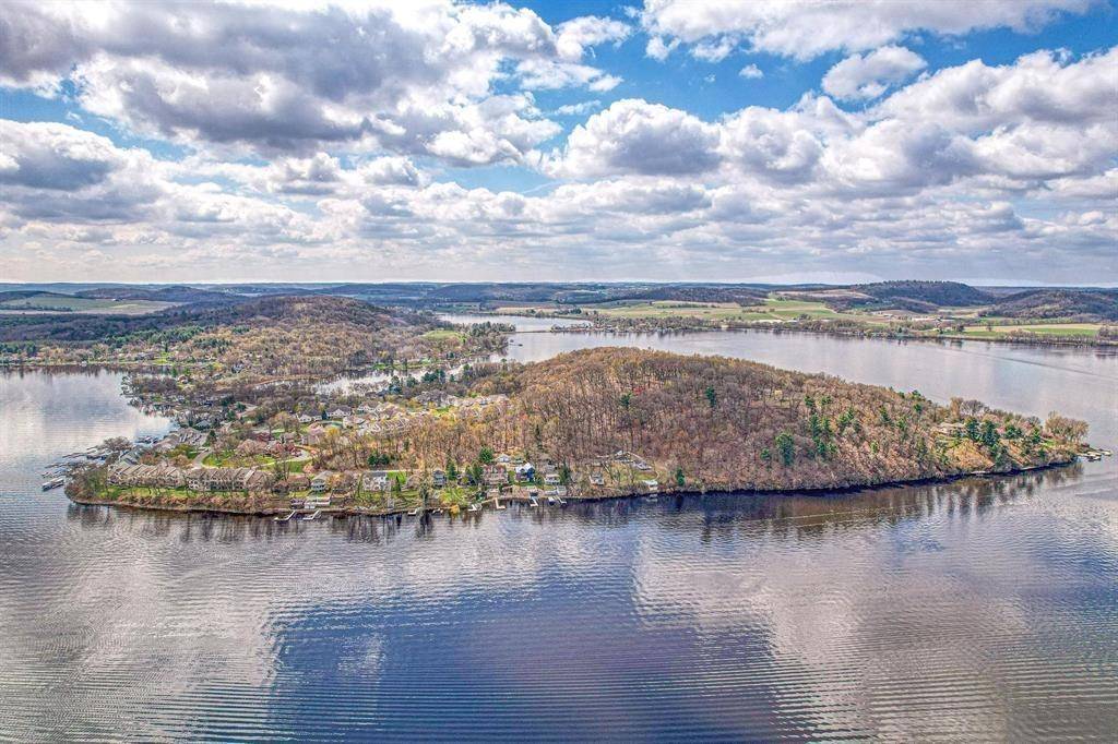 Lodi, WI 53555,W11550 Island View Court