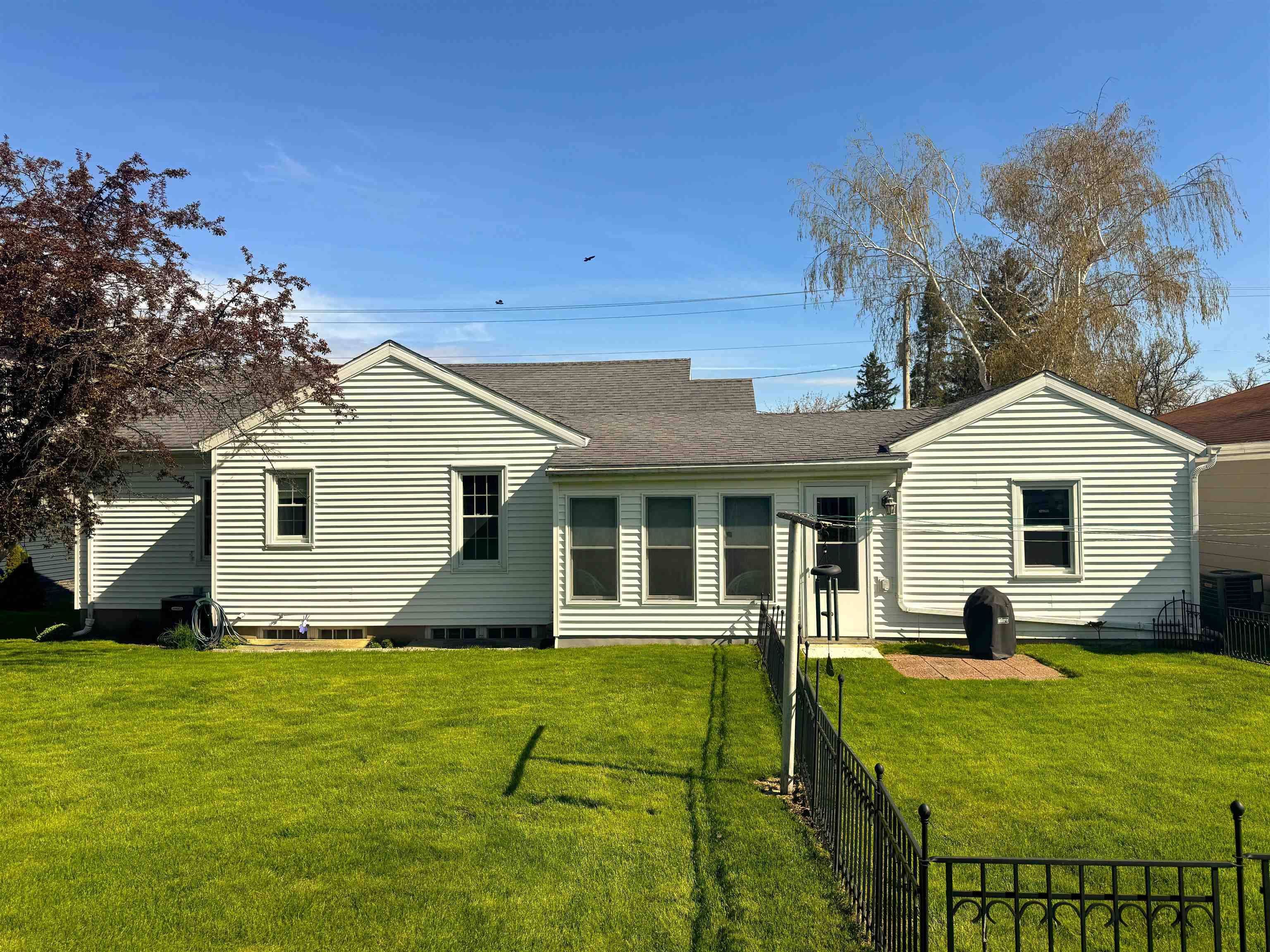 Markesan, WI 53946,140 W Manchester Street