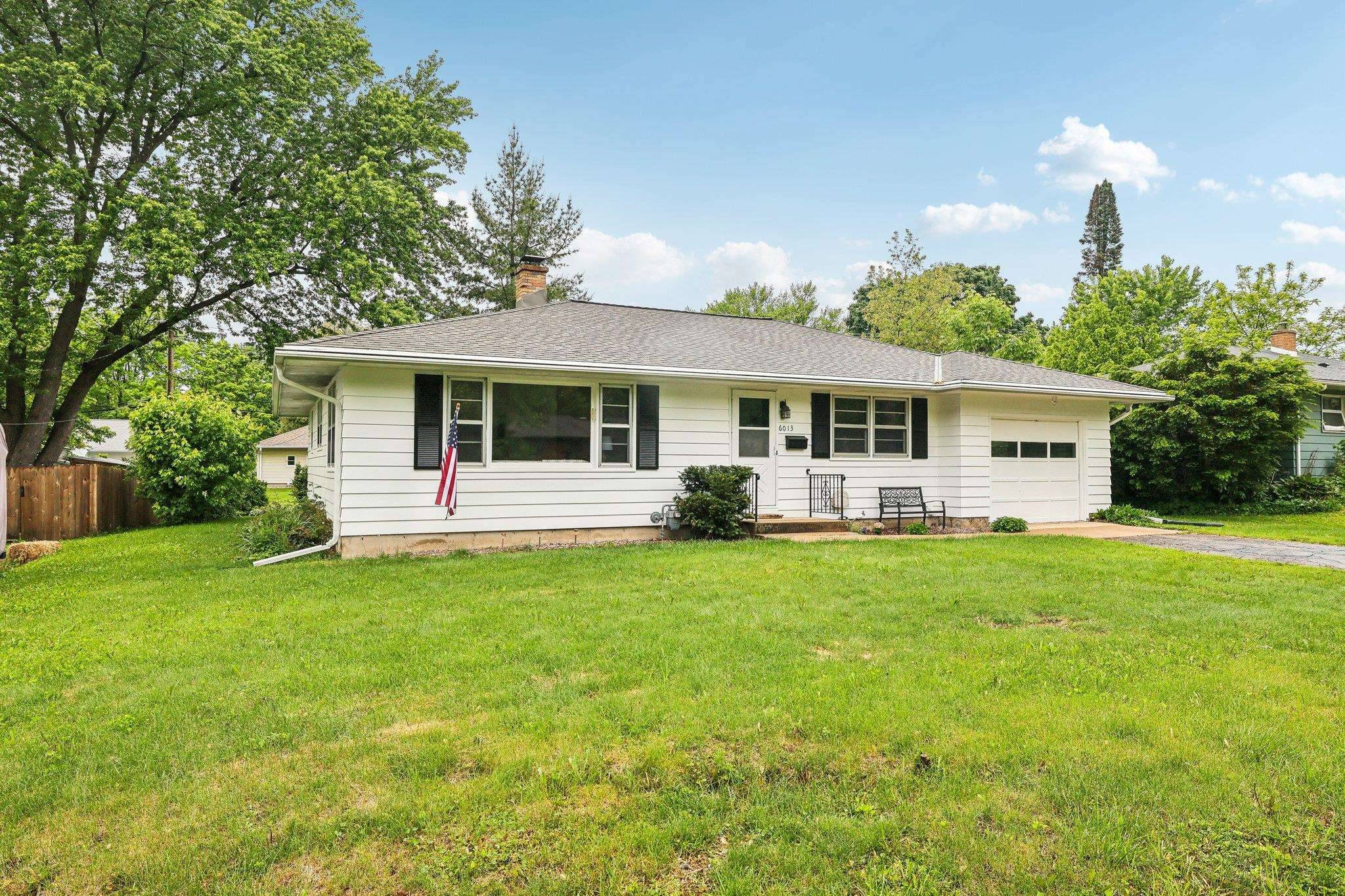 Monona, WI 53716,6013 Gateway Green