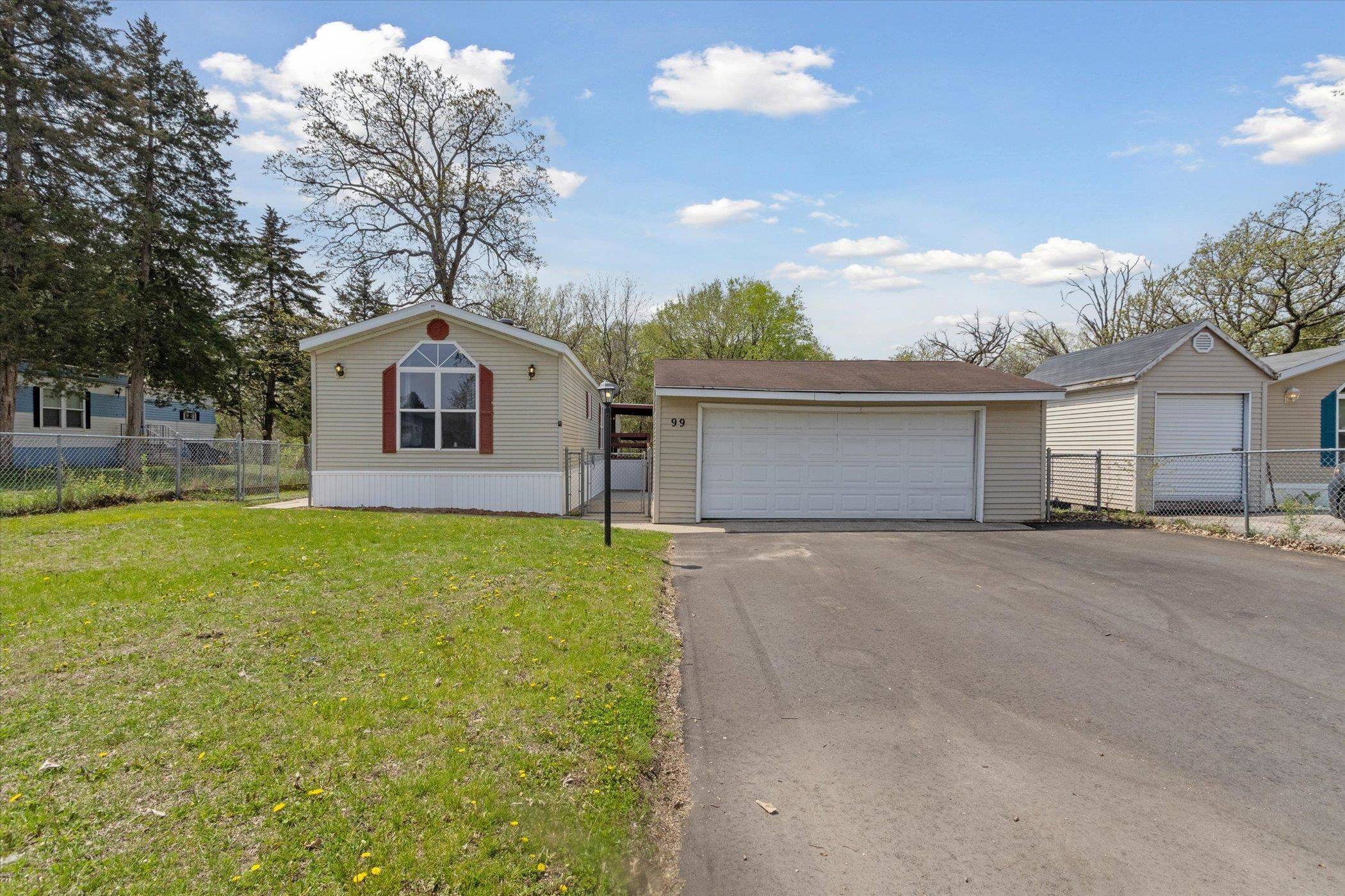 Janesville, WI 53548,99 Falling Creek Circle