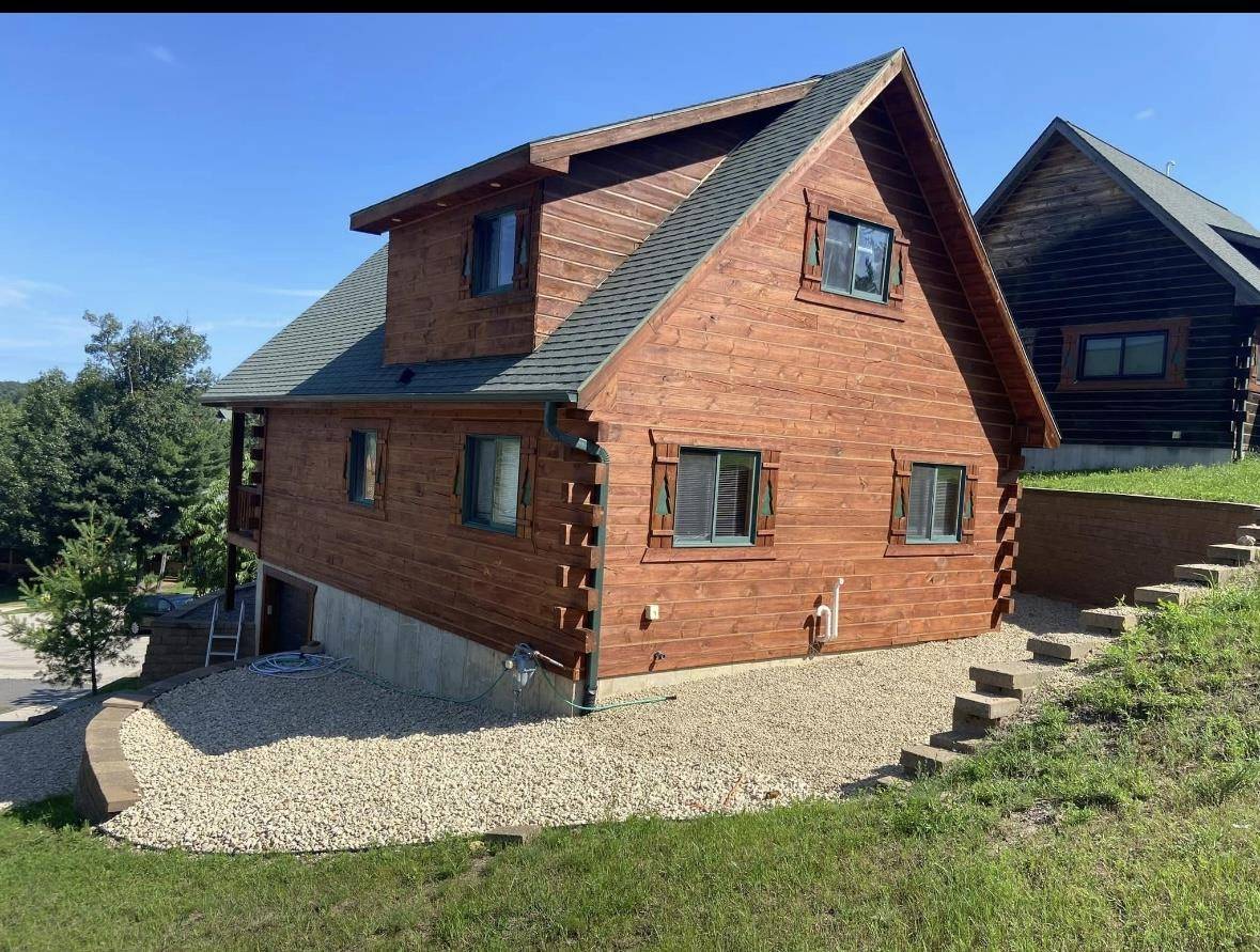 Warrens, WI 54666,822 Waterslide Court