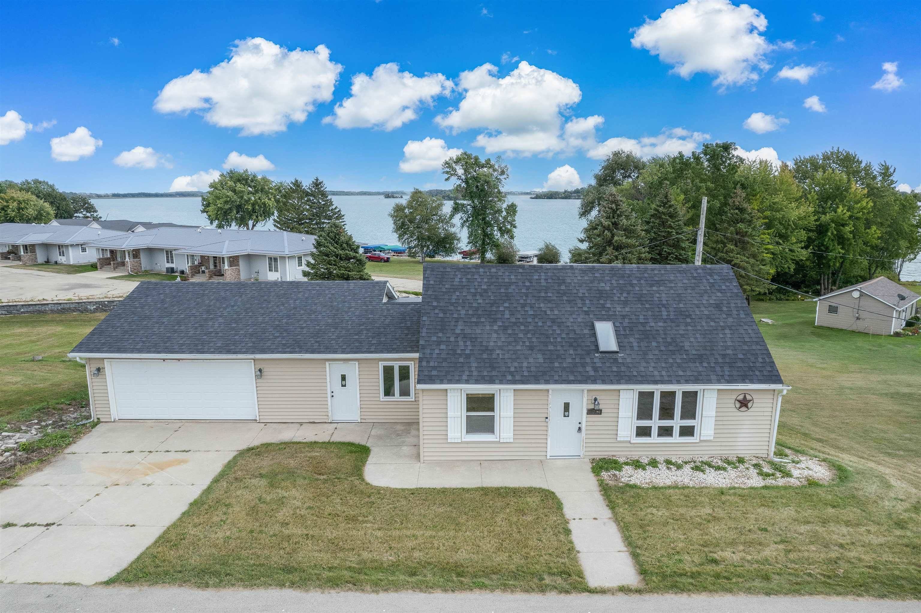 Fox Lake, WI 53933,W10723 Blackhawk Trail #4