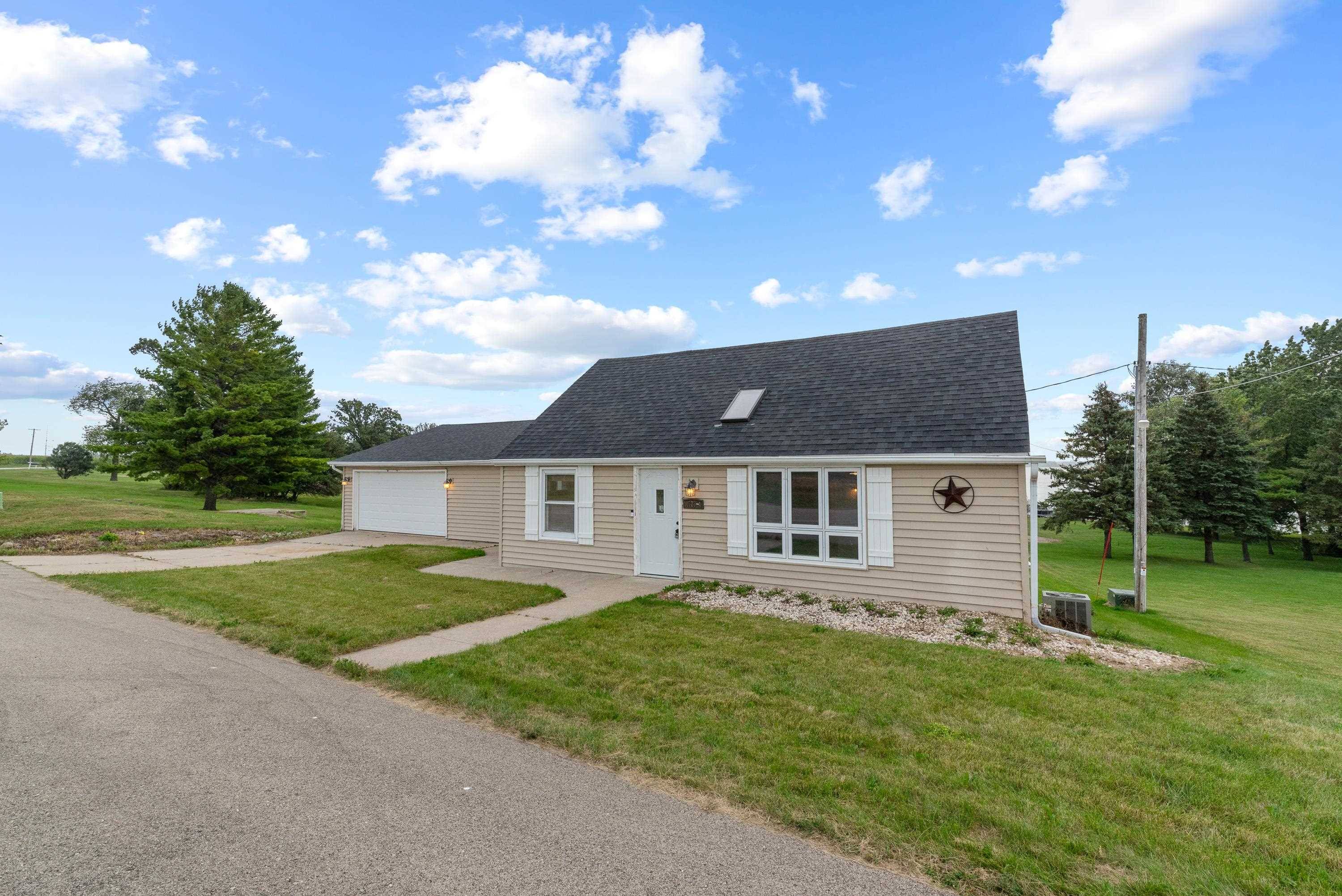 Fox Lake, WI 53933,W10723 Blackhawk Trail #4