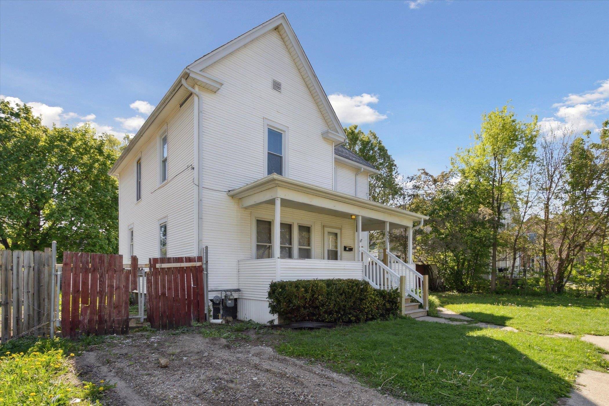 Beloit, WI 53511,921 8th Street