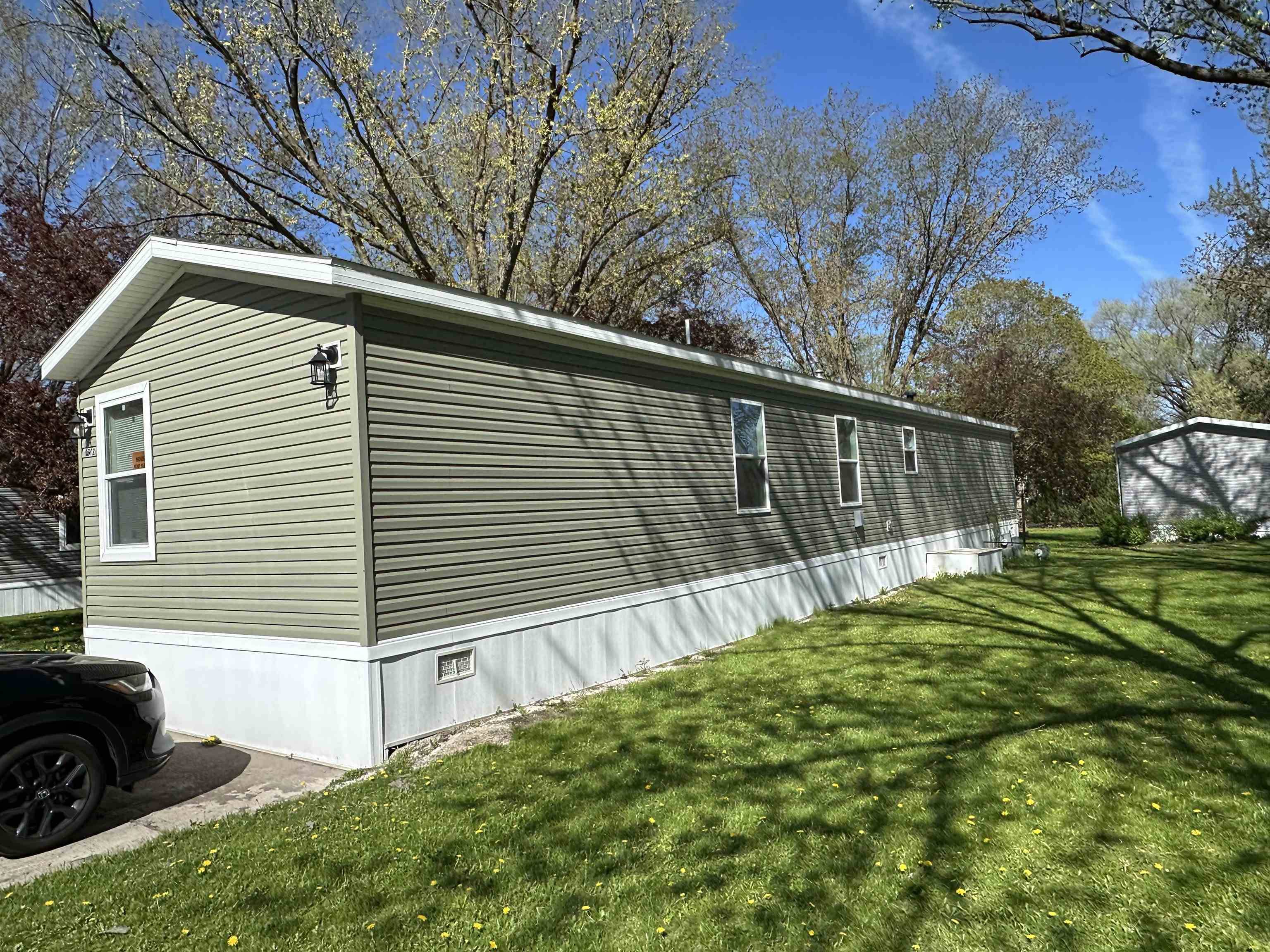Sussex, WI 53089,N65W22201 Woodfield Drive #P12