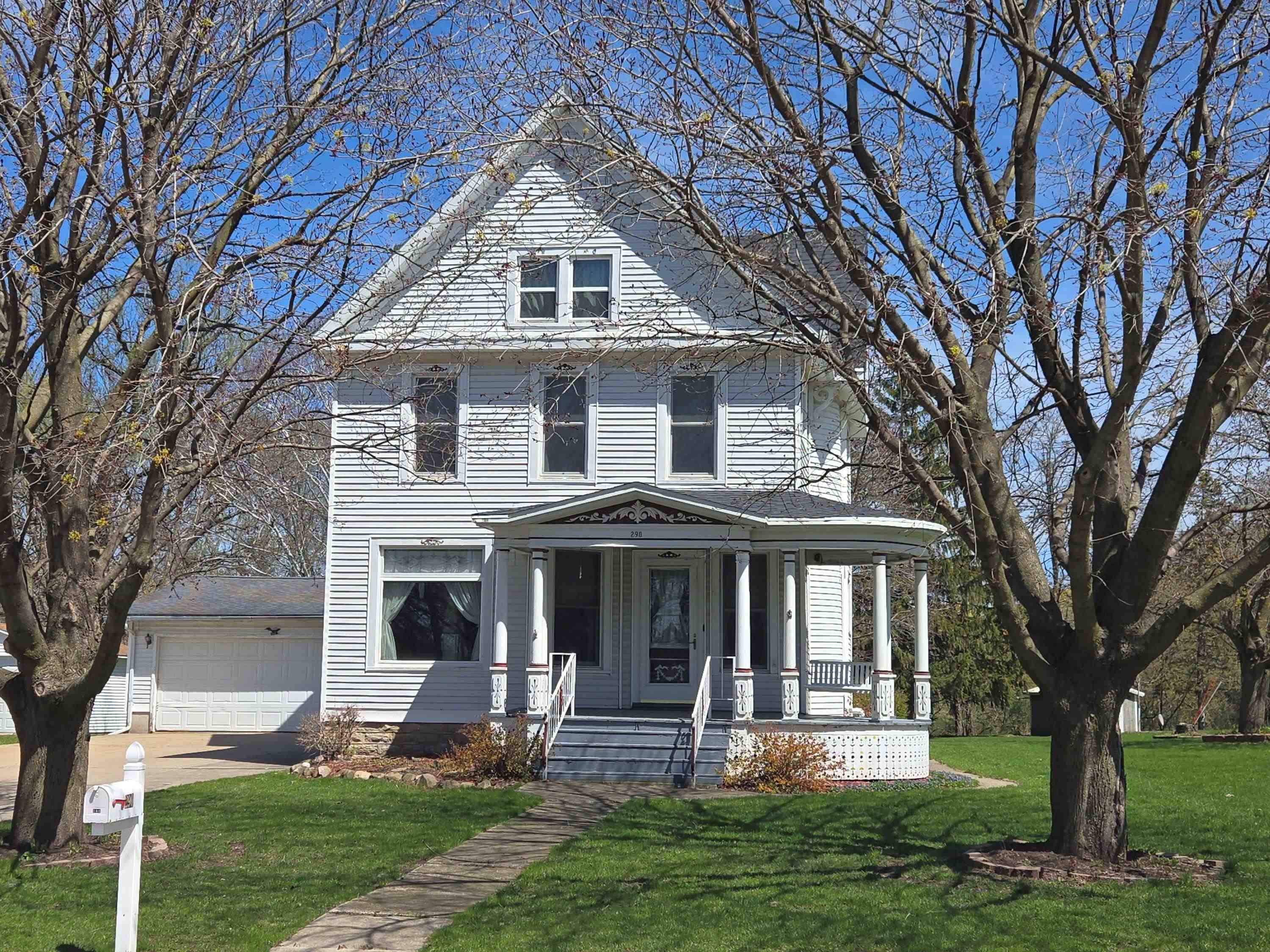Markesan, WI 53946,290 S Bridge Street