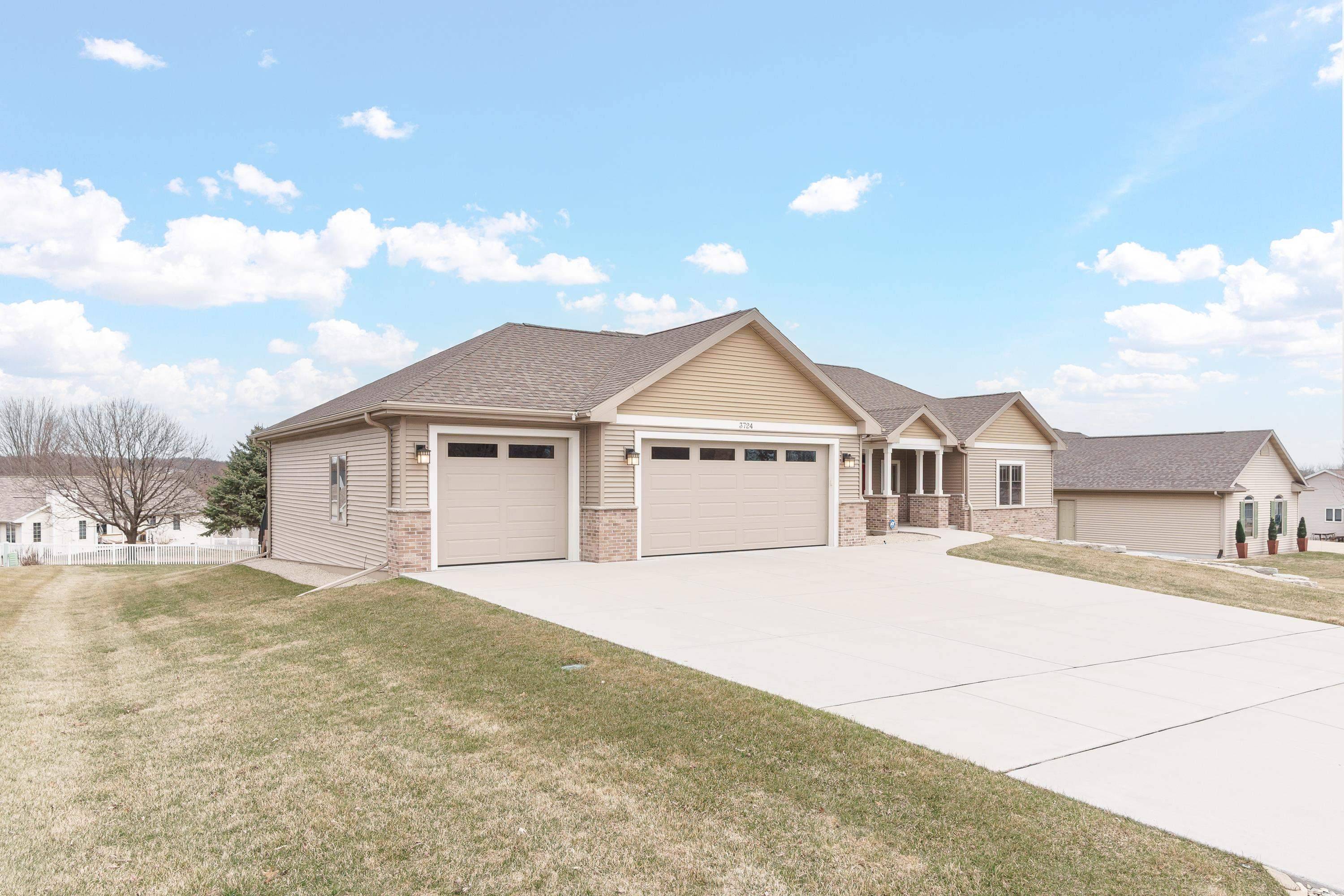 Janesville, WI 53548,3724 Falcon Ridge Drive