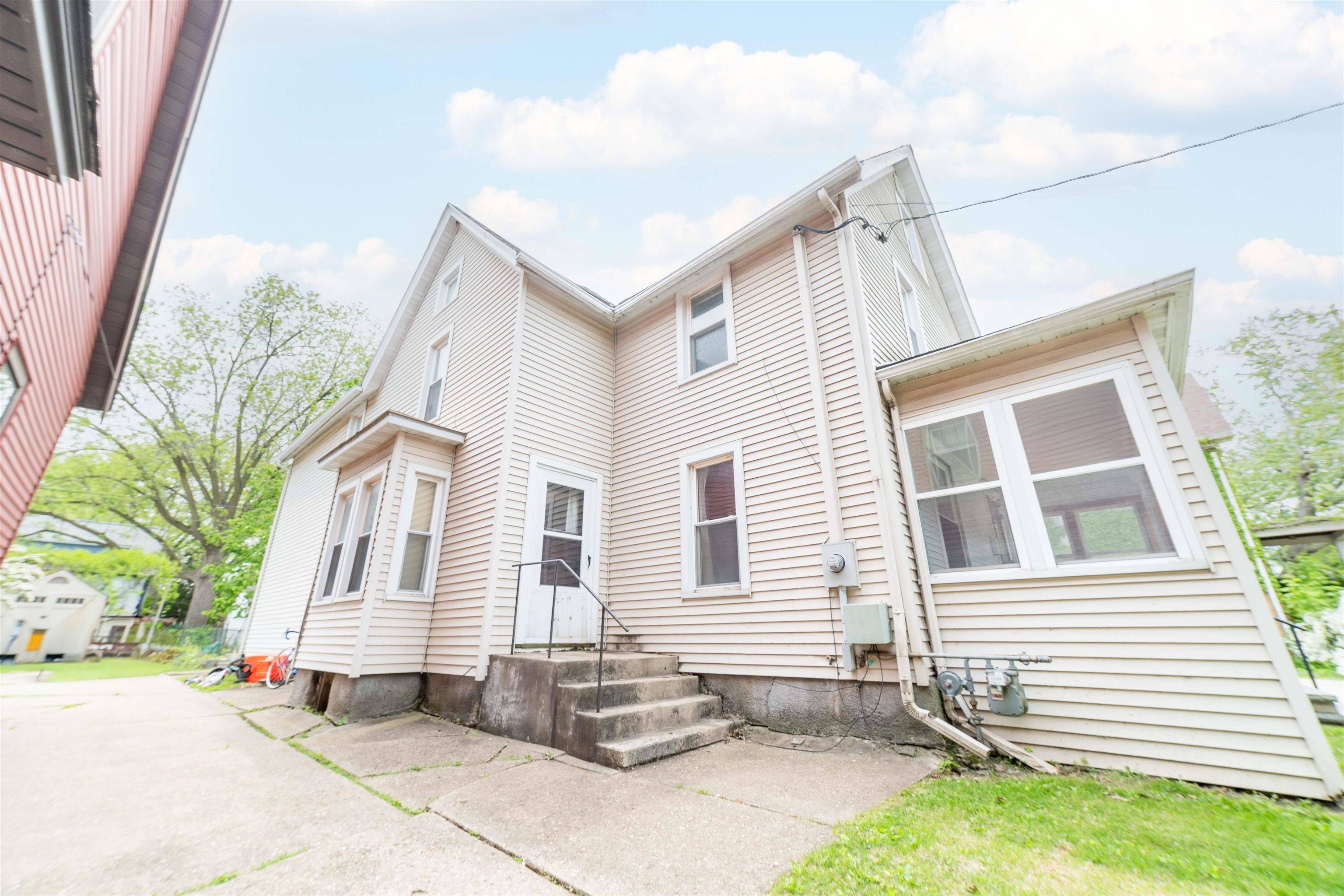 Madison, WI 53704,2661 Milwaukee Street