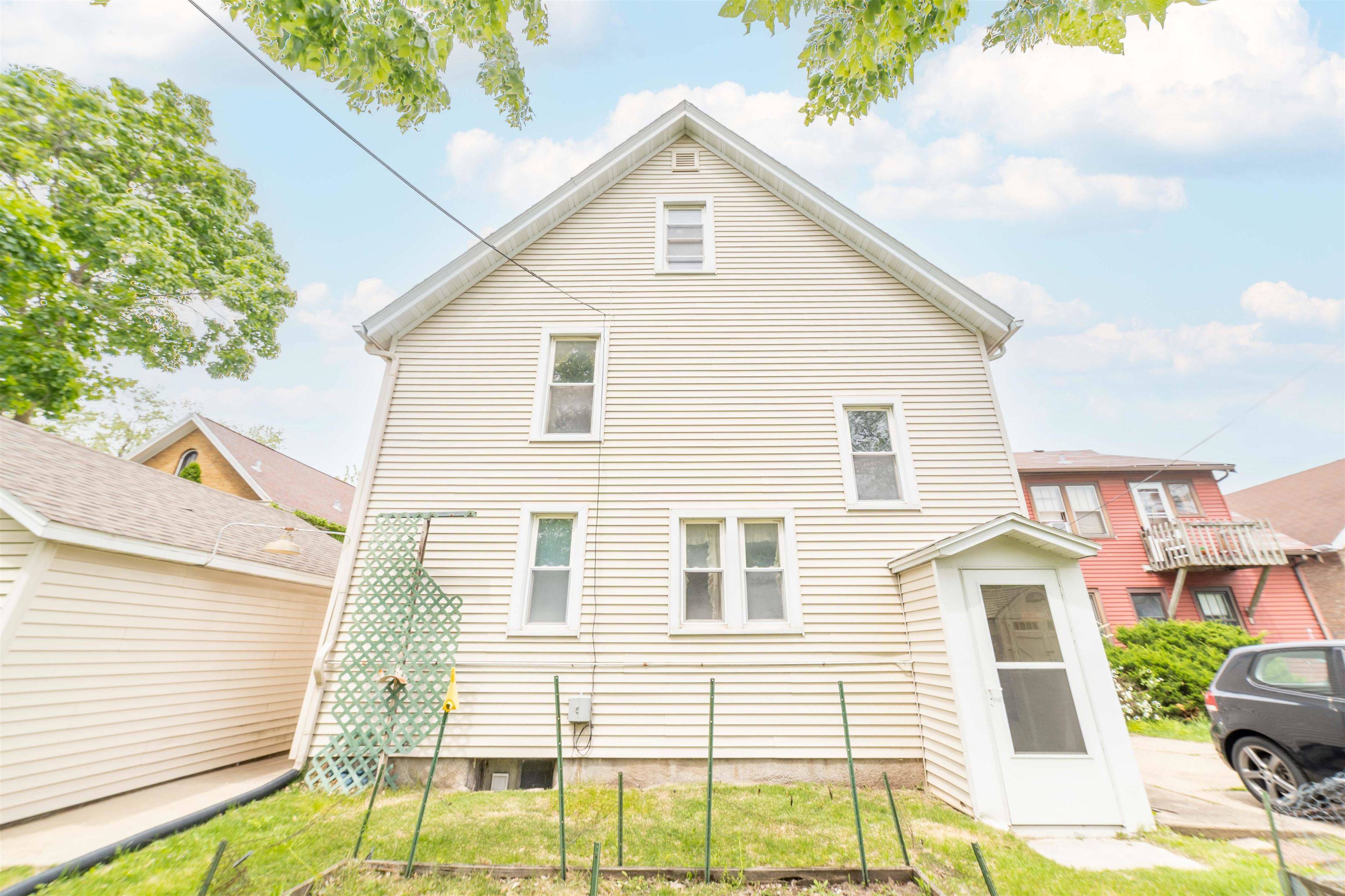 Madison, WI 53704,2661 Milwaukee Street