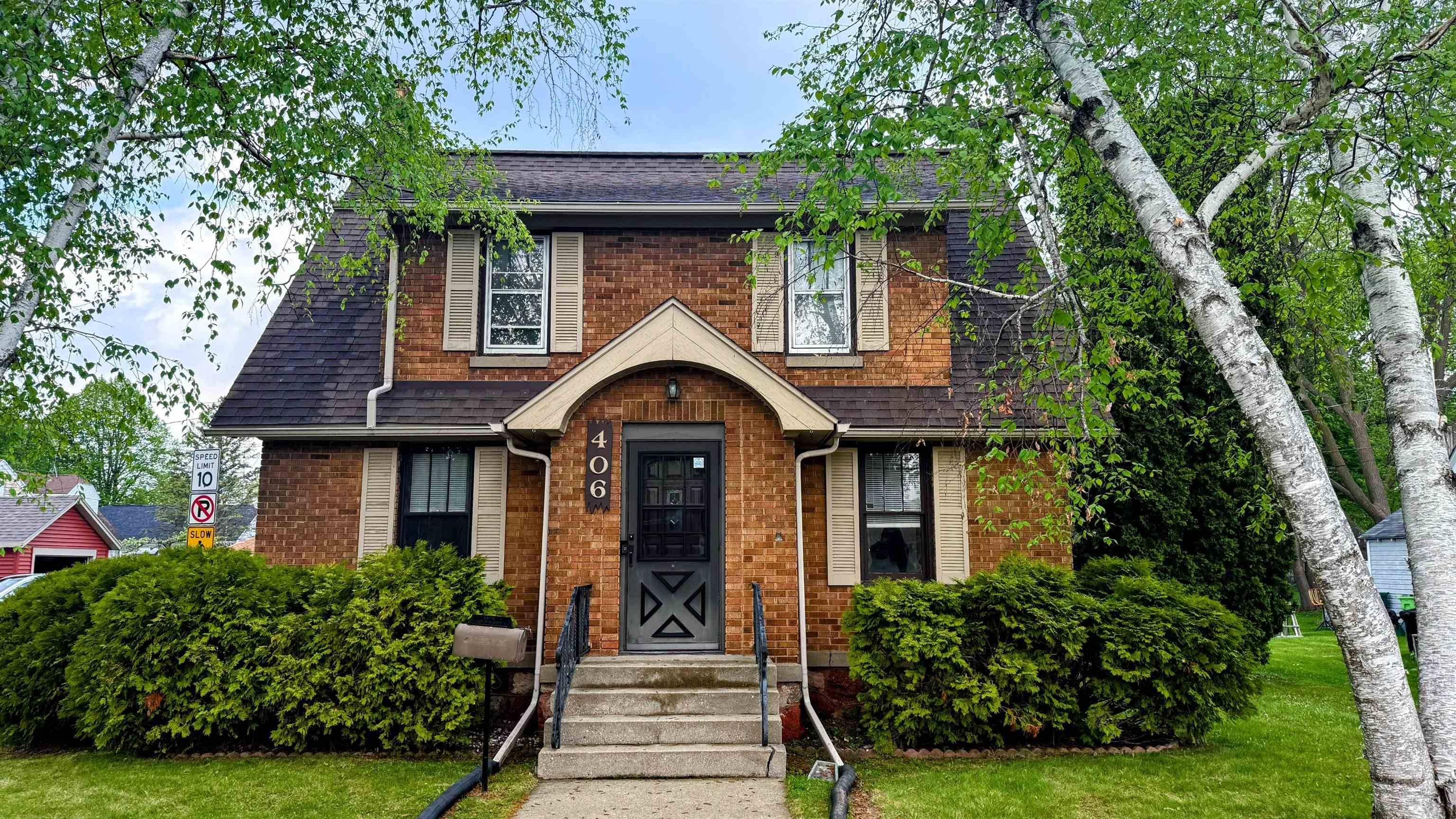 Beaver Dam, WI 53916,406 North Street