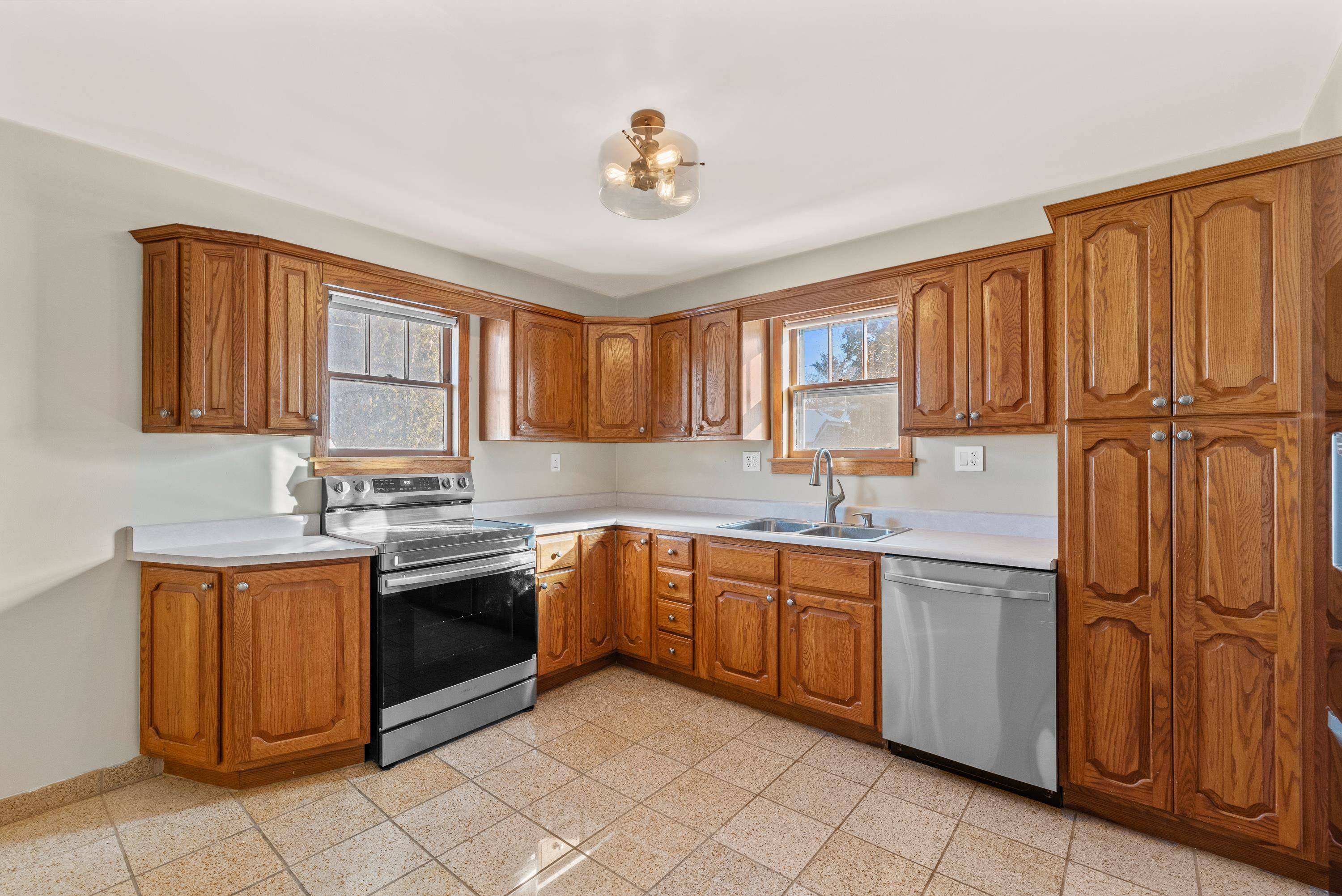 Beaver Dam, WI 53916,406 North Street