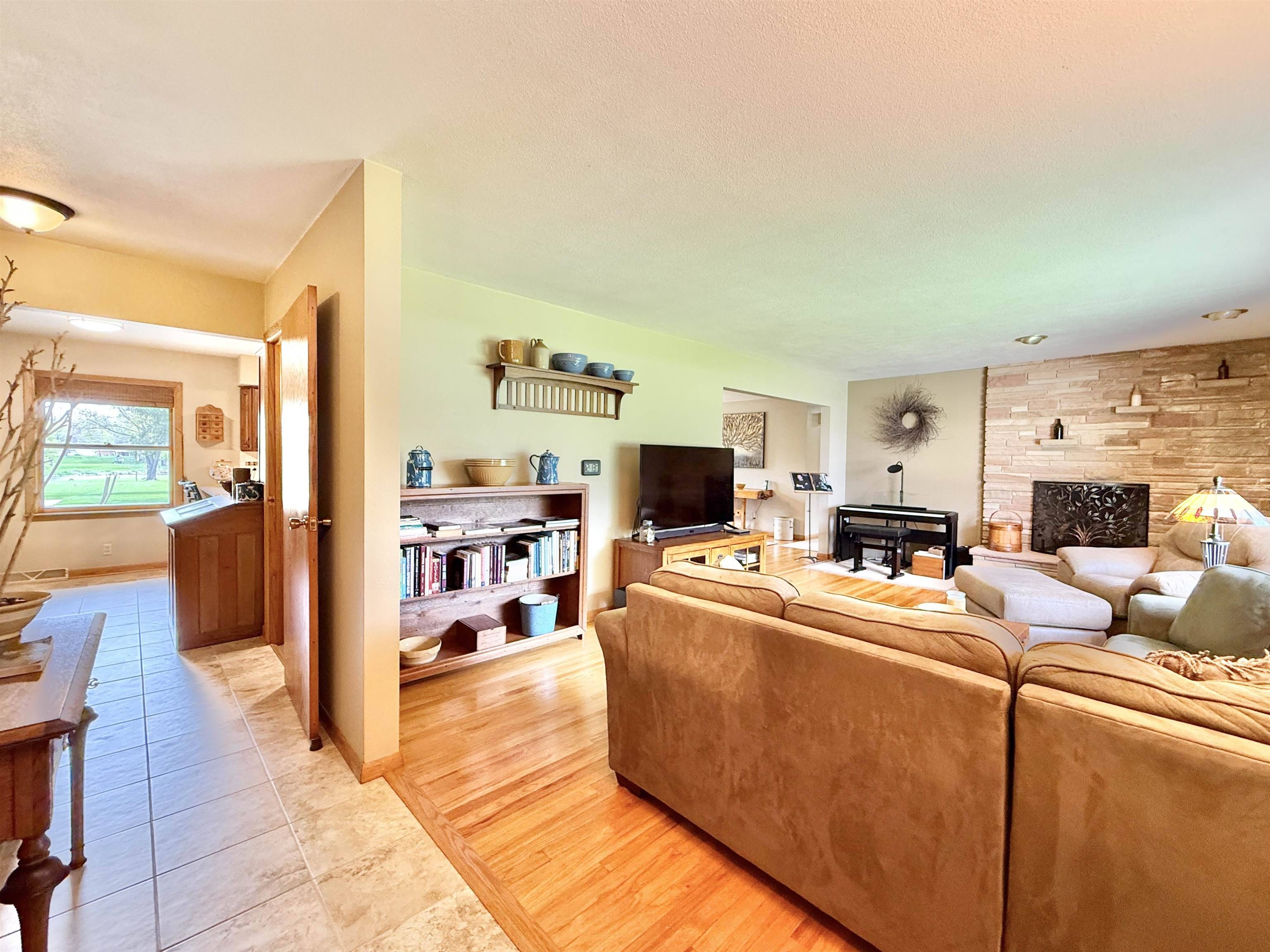 Beloit, WI 53511-7936,8839 S Creek Road