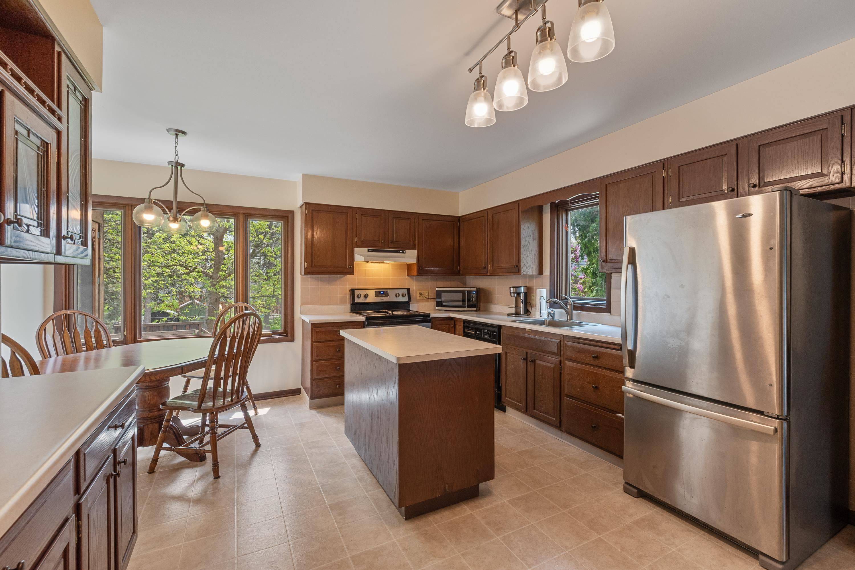 Beaver Dam, WI 53916,619 W Maple Avenue