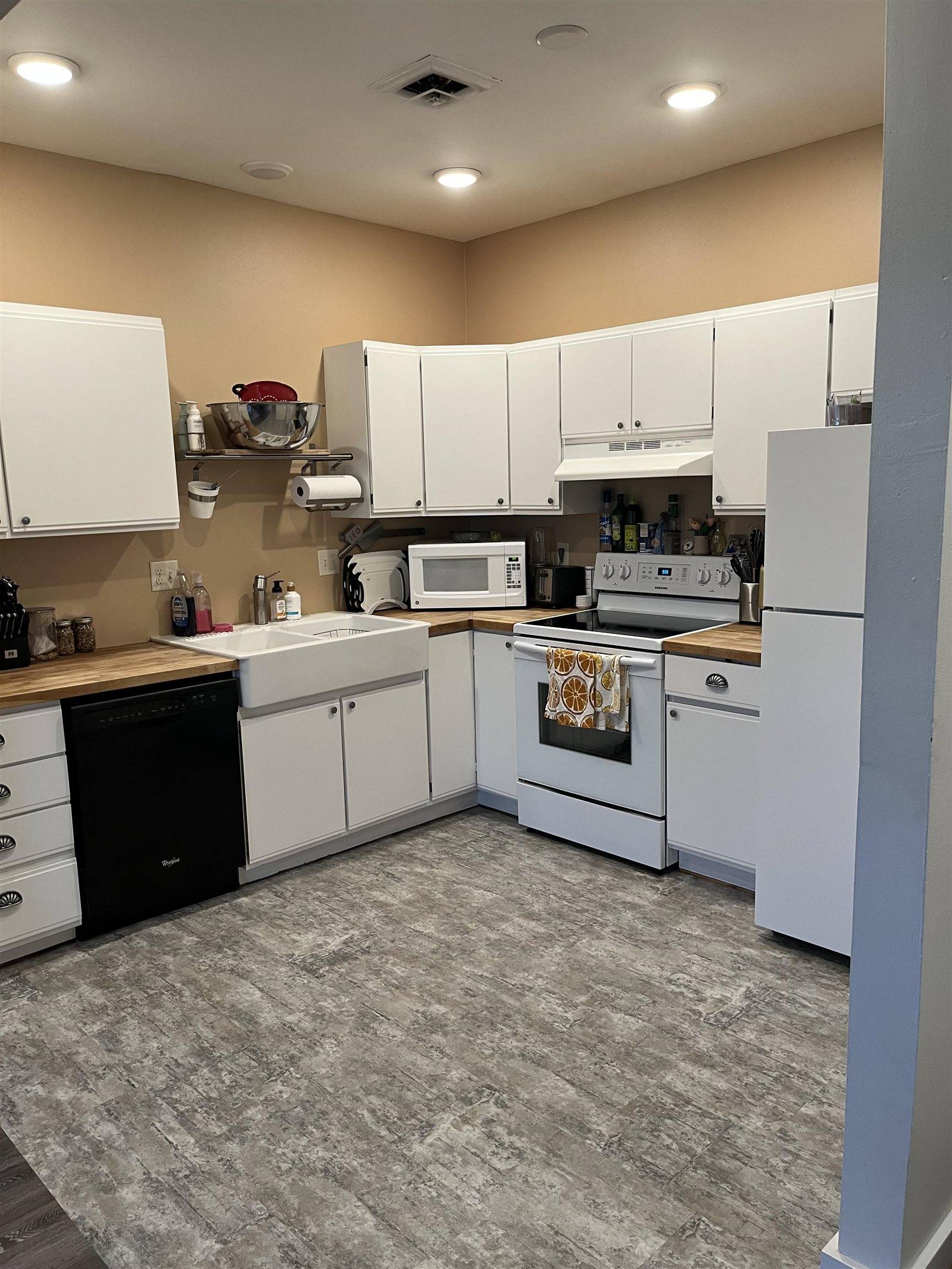 Mount Horeb, WI 53572,209 E. Main Street Street #3