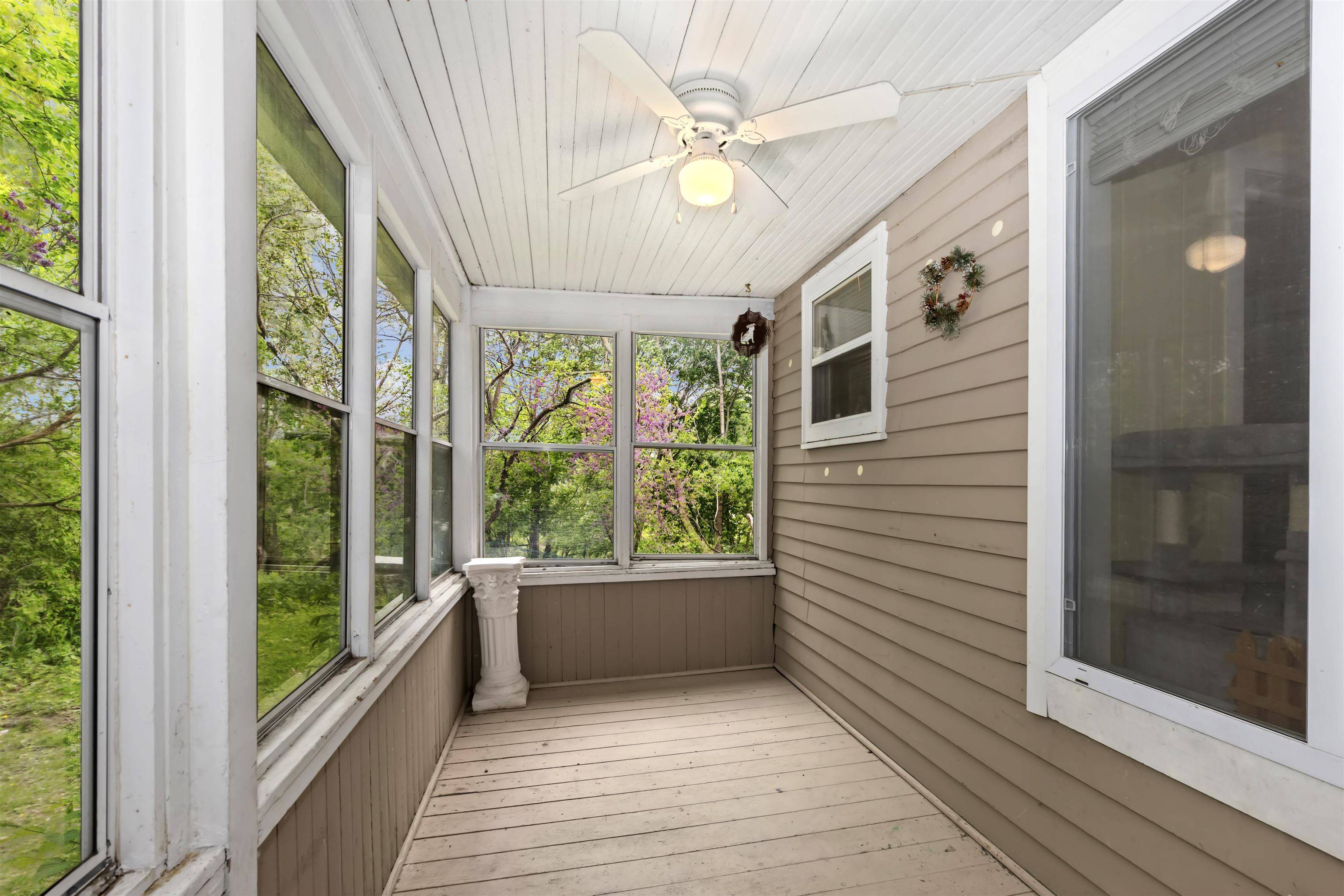 Baraboo, WI 53913,109 1st Avenue