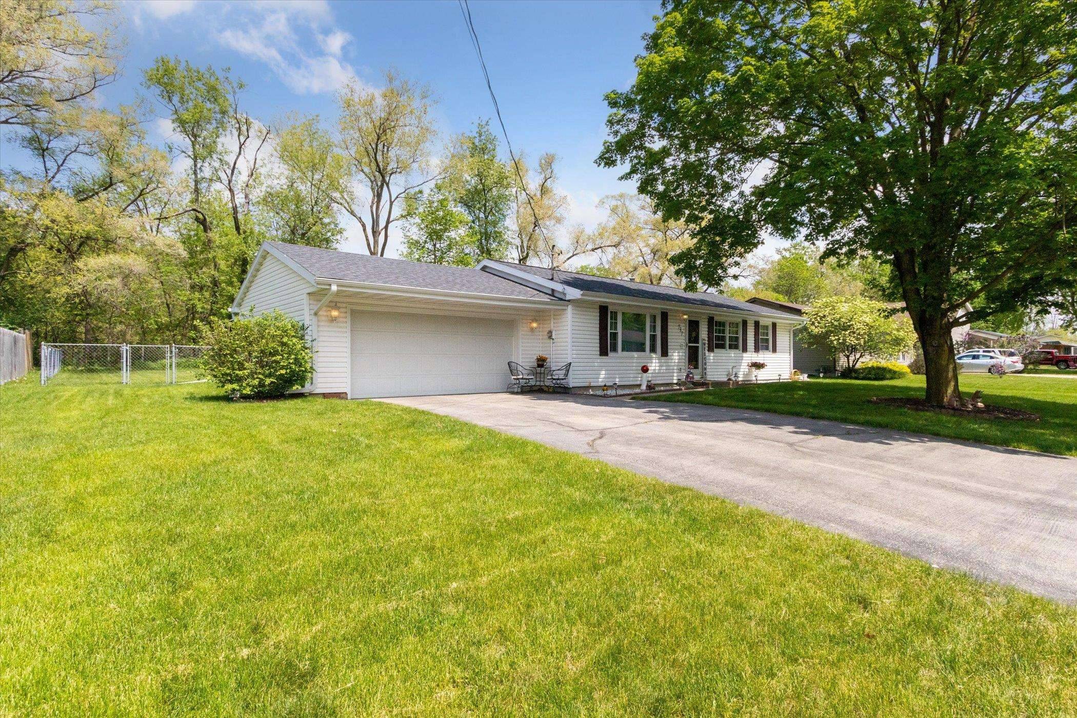 Beloit, WI 53511-2059,737 Jeannie Lane