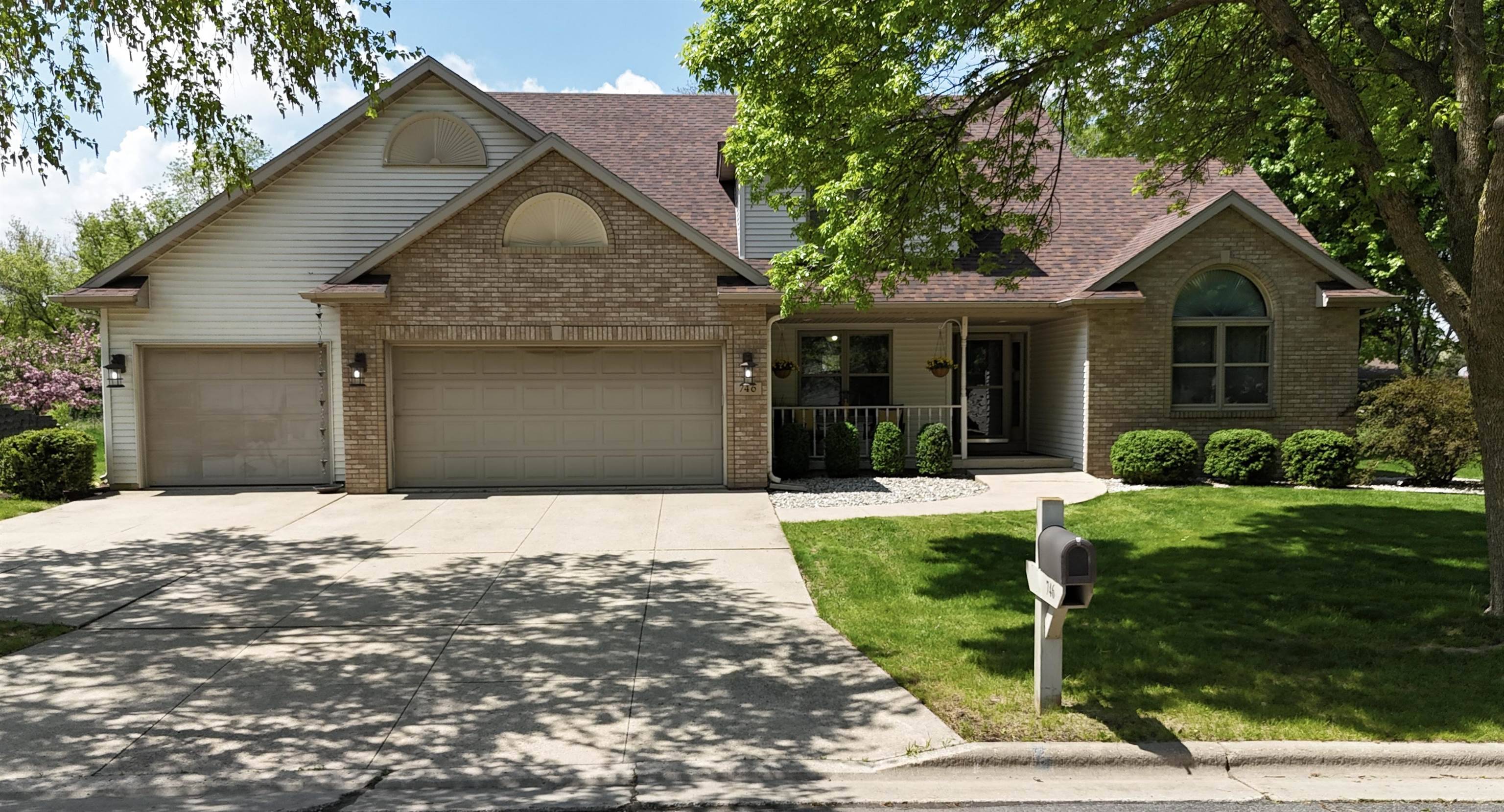 Sun Prairie, WI 53590,746 N Heatherstone Drive
