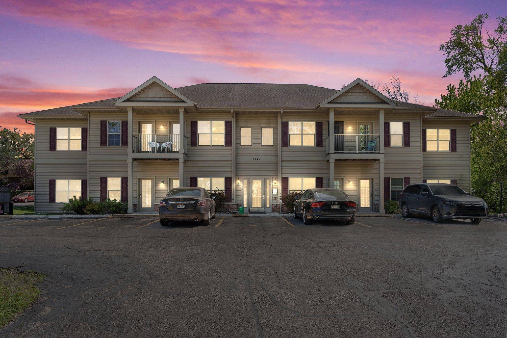 Madison, WI 53713,1517 Martin Street #5