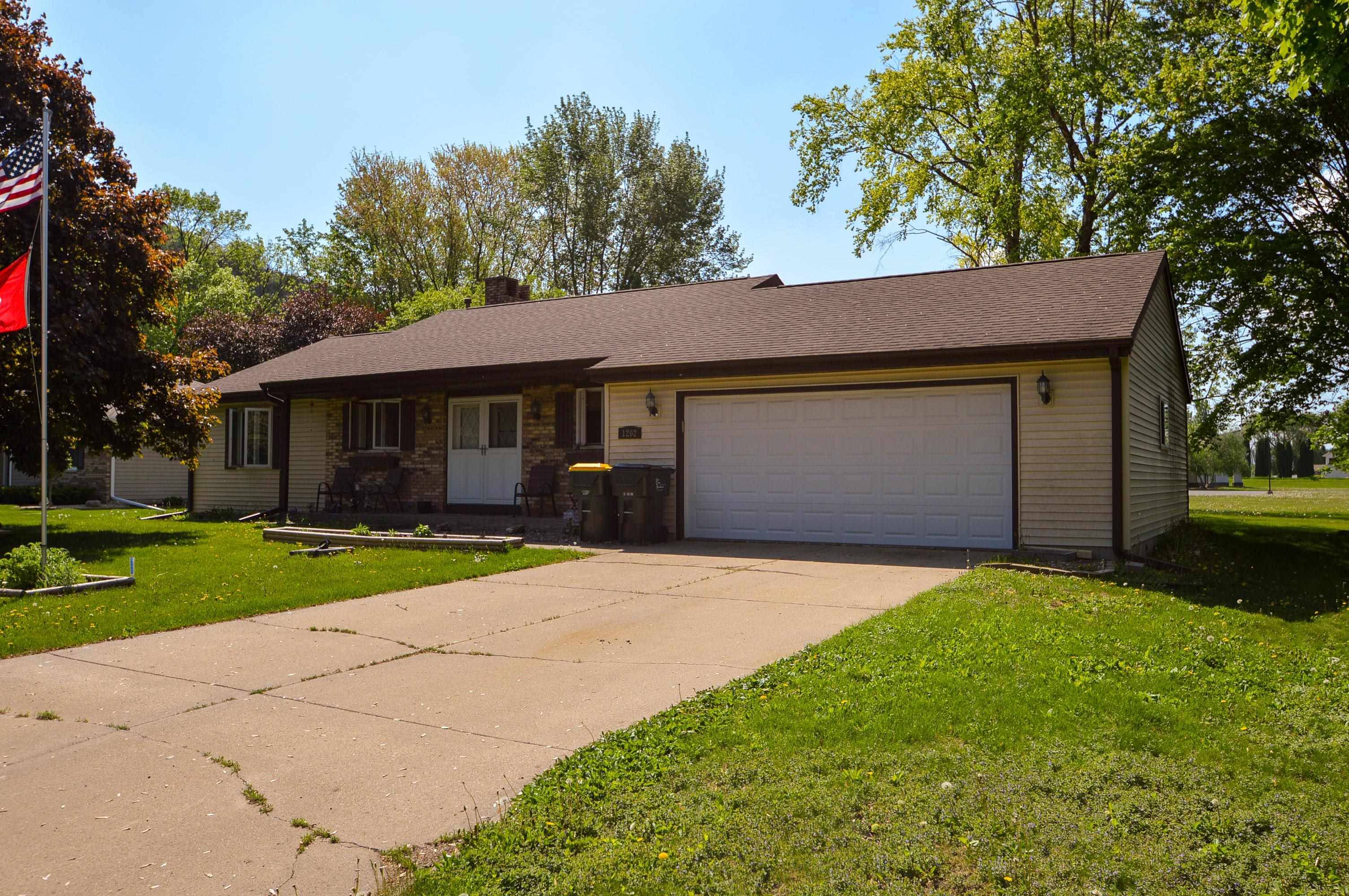 Prairie Du Chien, WI 53821,1202 E Iowa Street
