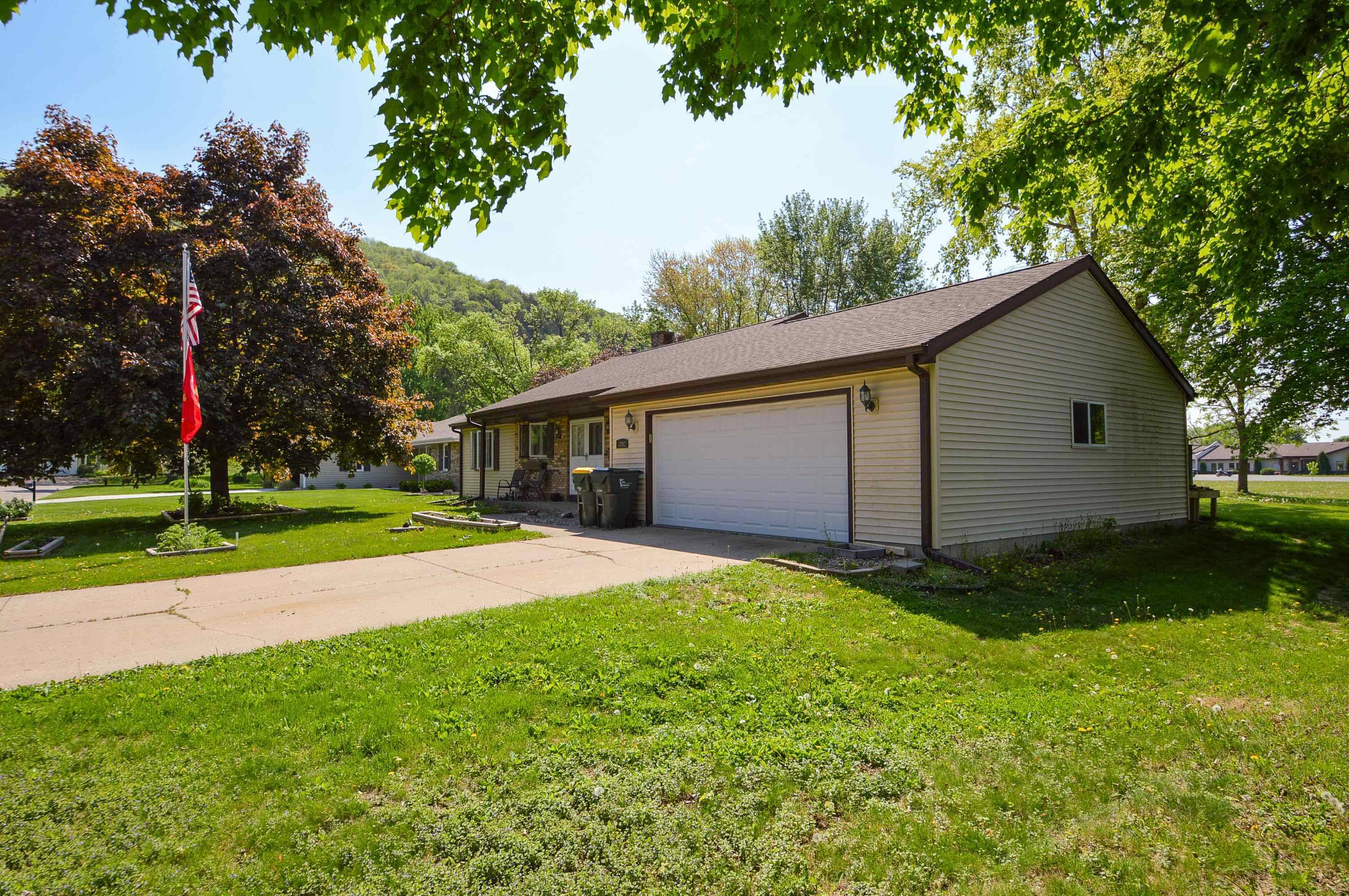 Prairie Du Chien, WI 53821,1202 E Iowa Street