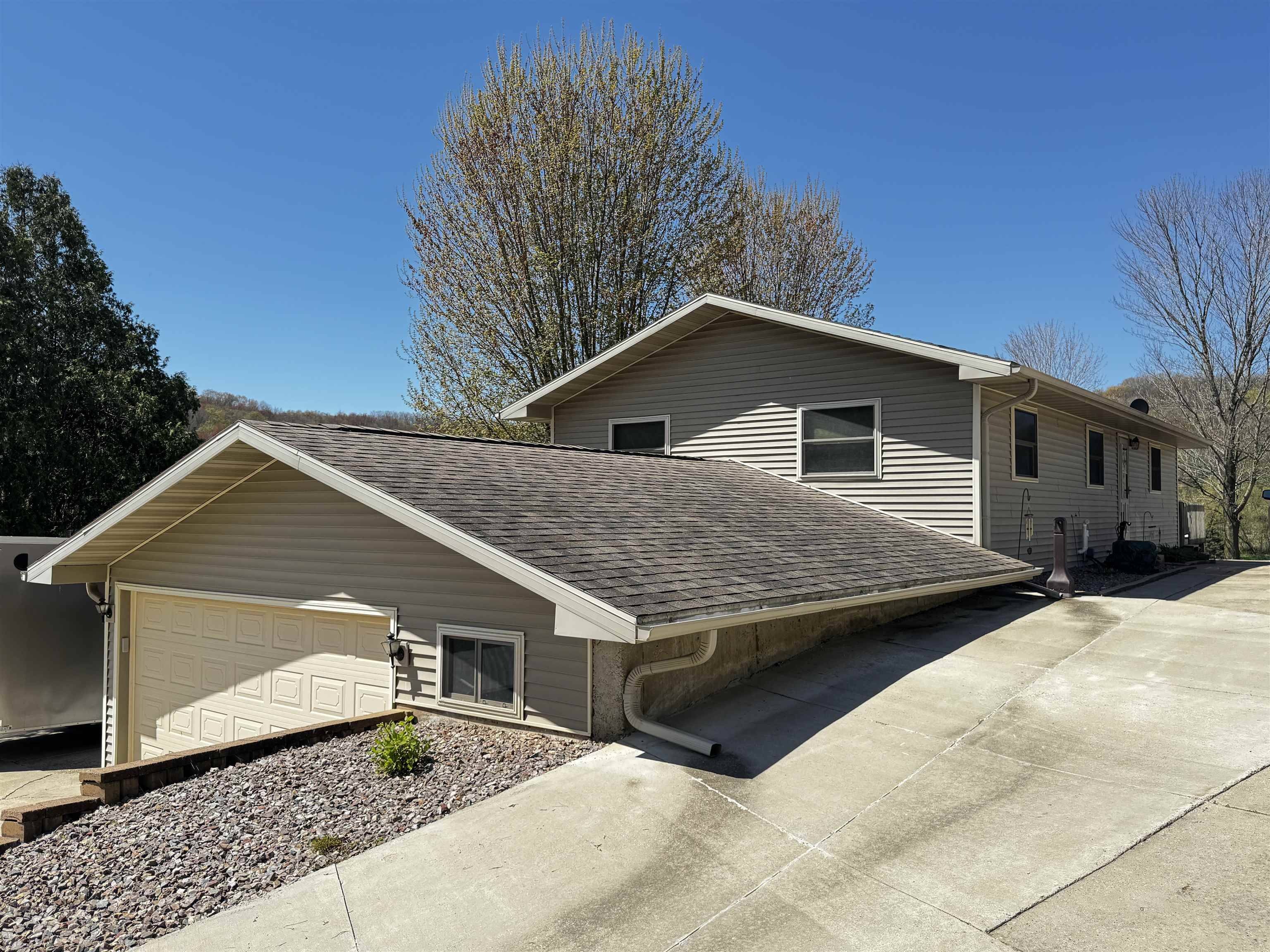 Hillpoint, WI 53937,33902 County Road N #L4