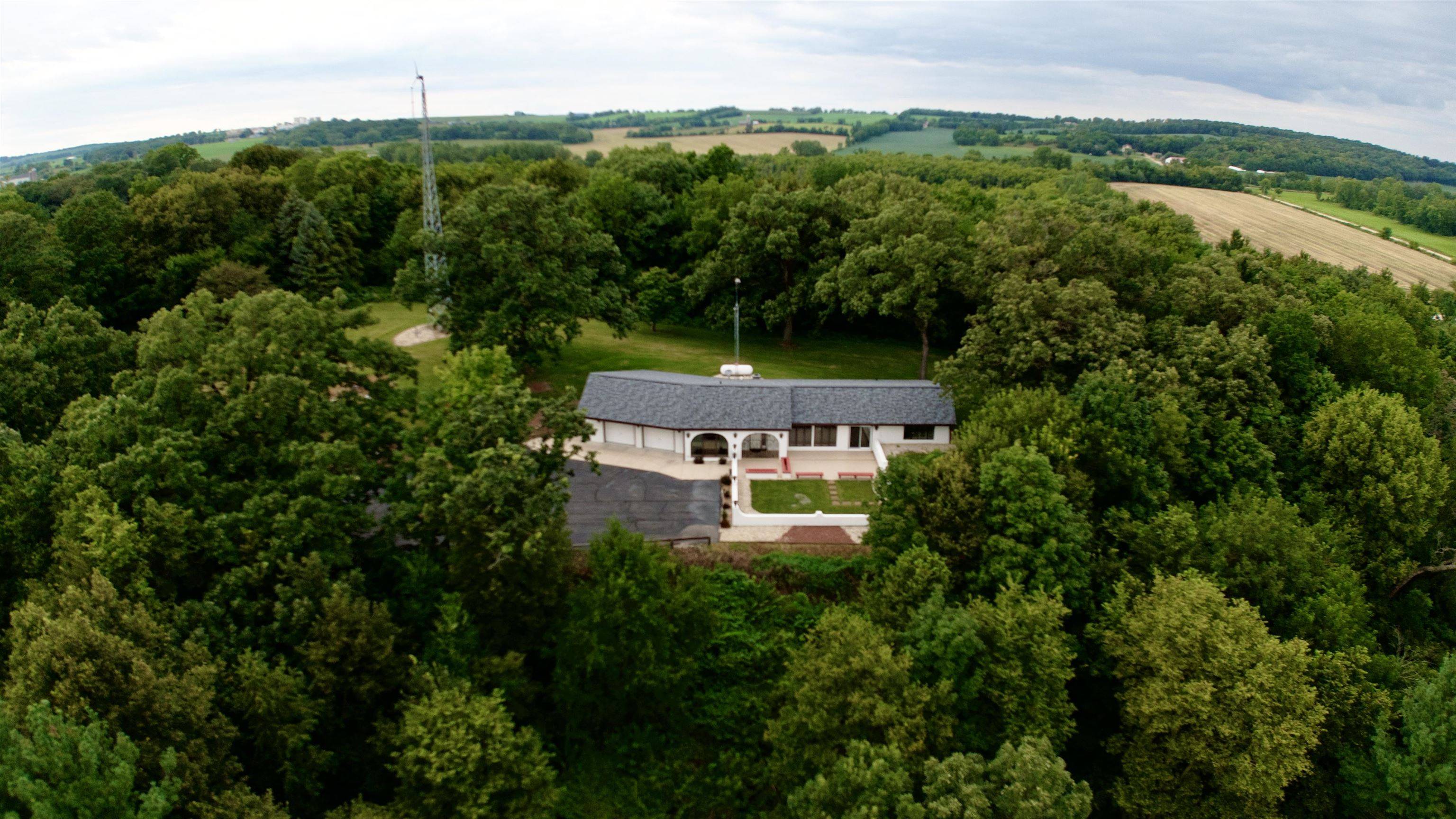 Juda, WI 53550,W2571 Highway 11 & 81