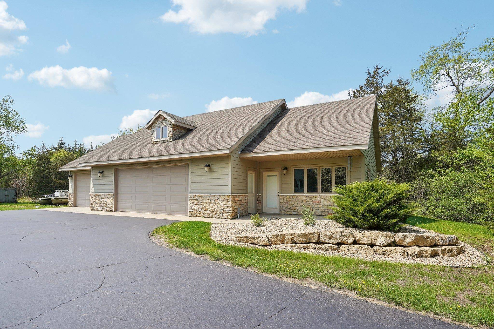 Poynette, WI 53955,N3217 Hooker Road