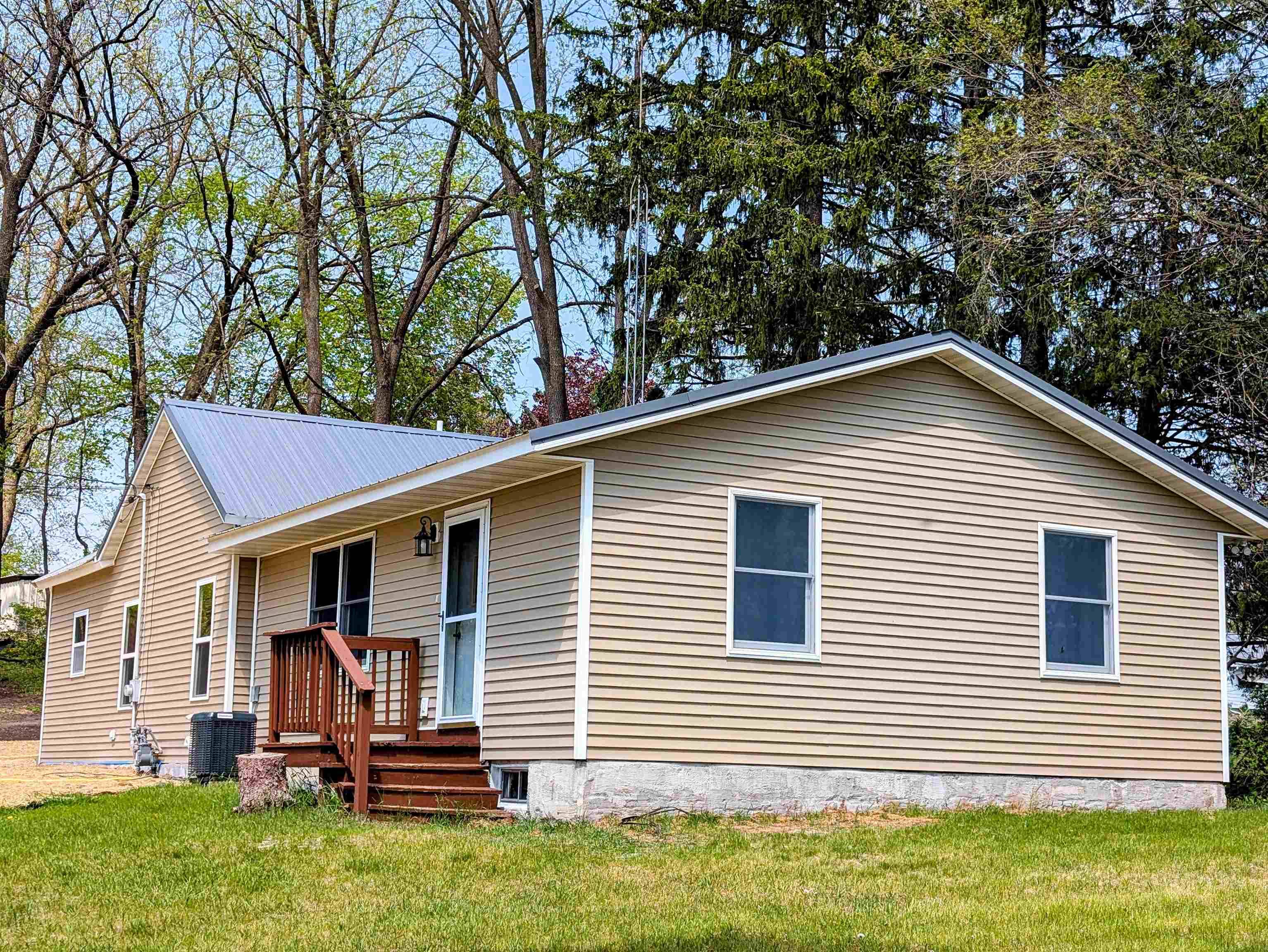 Montello, WI 53949,73 Church Street