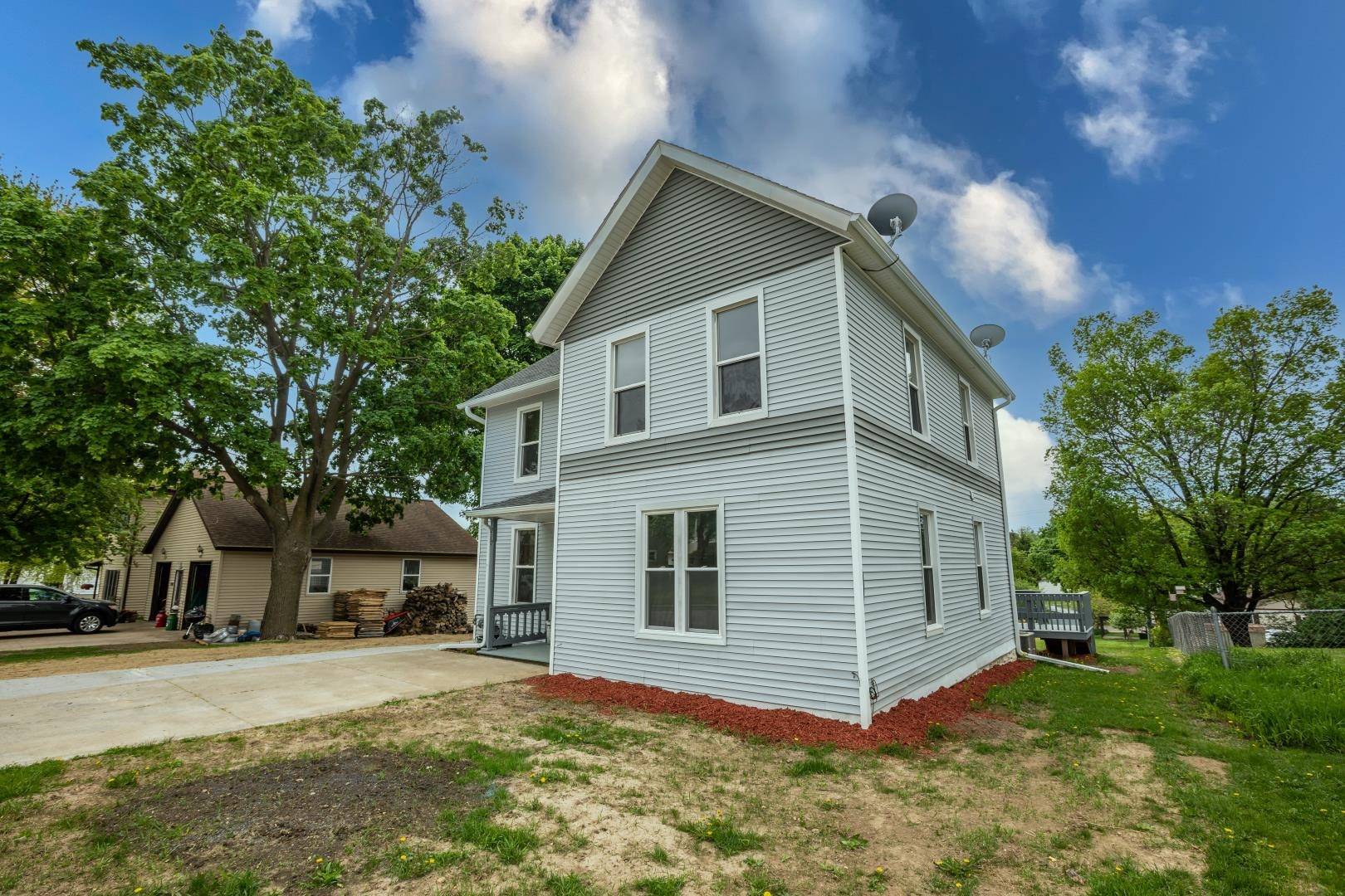 Dodgeville, WI 53533,217 E Division Street