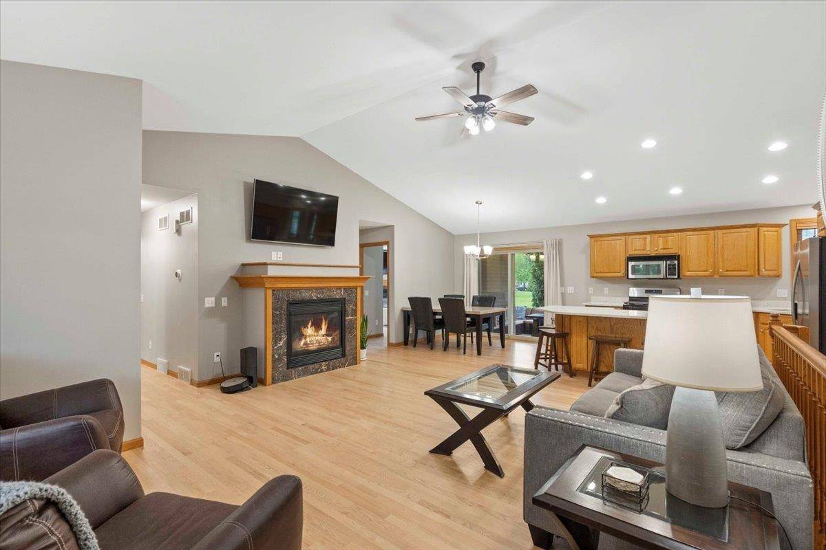 Stoughton, WI 53589,2101 Meadow Green
