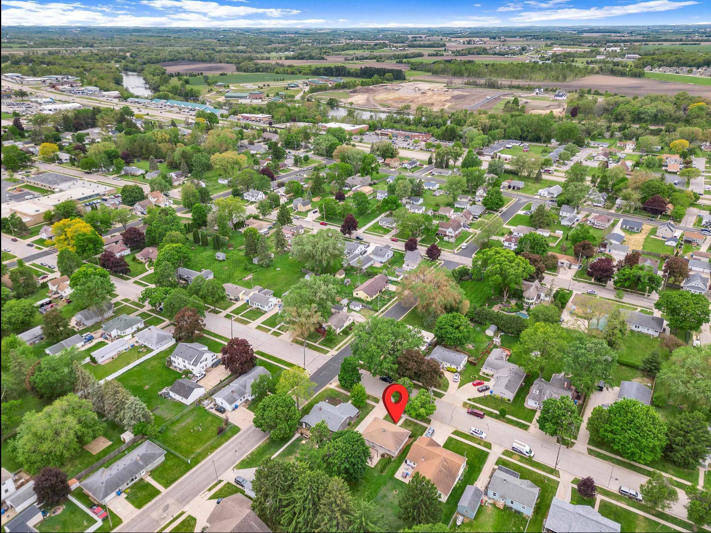 Watertown, WI 53094,1317 Neenah Street
