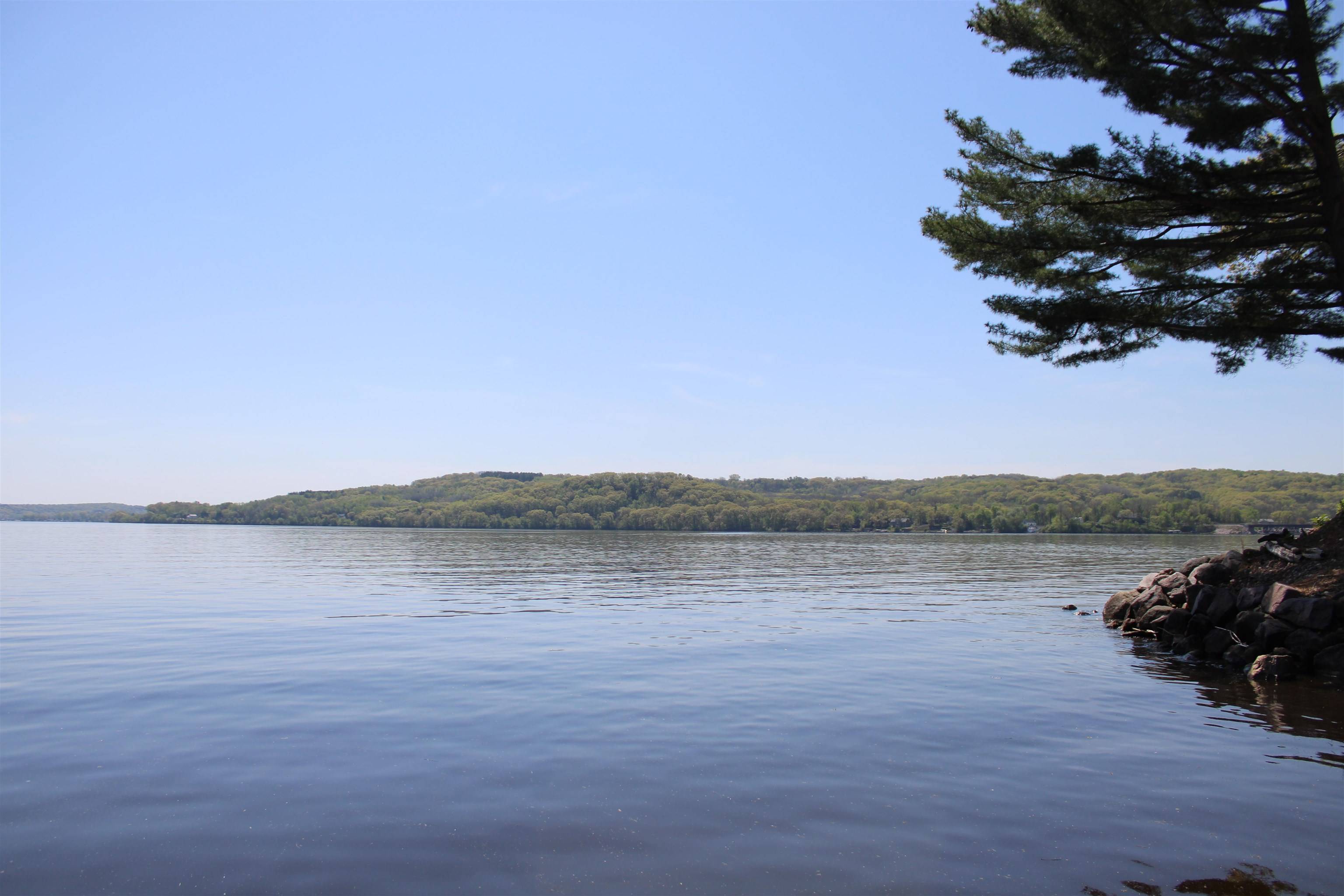 Merrimac, WI 53561,421 River Street