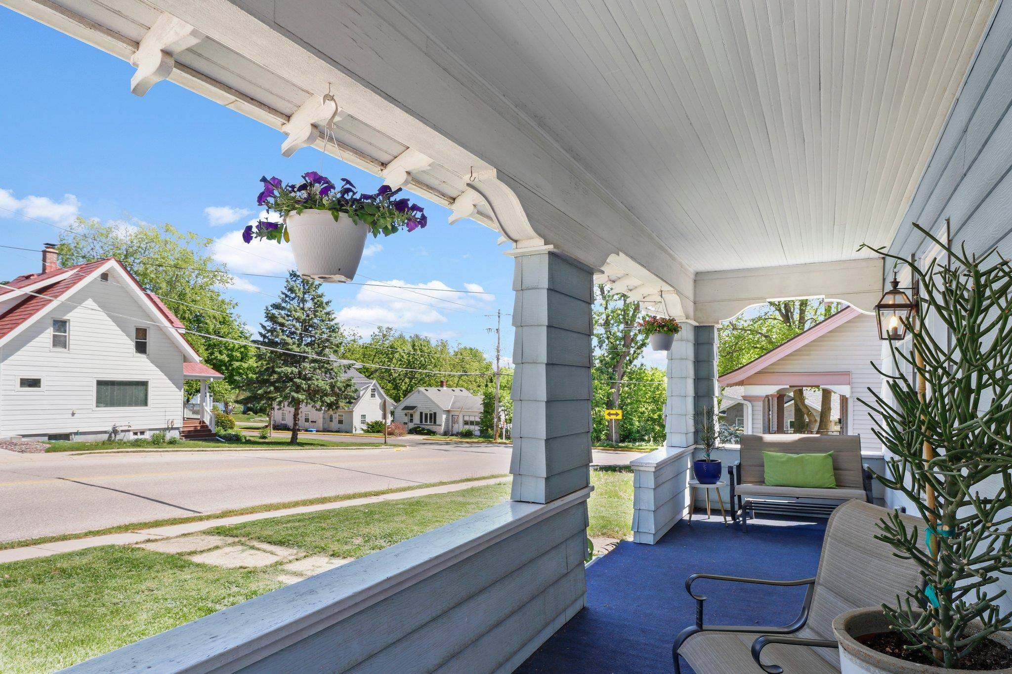 Mount Horeb, WI 53572,202 Lake Street