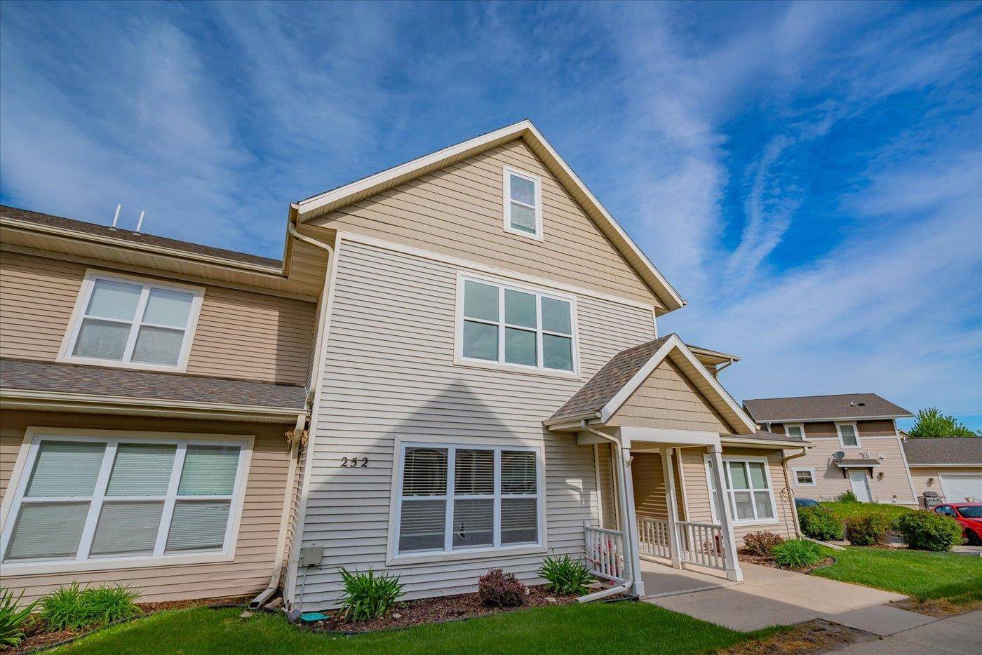 Sun Prairie, WI 53590,252 S Musket Ridge Drive #2