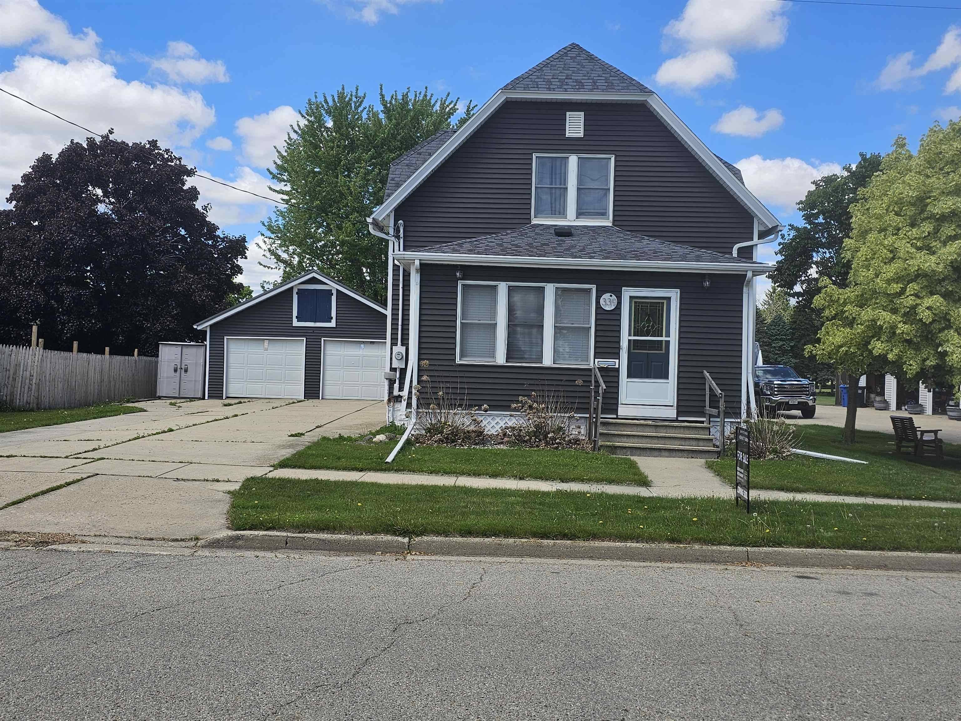 Randolph, WI 53956-1413,339 S Columbus Street
