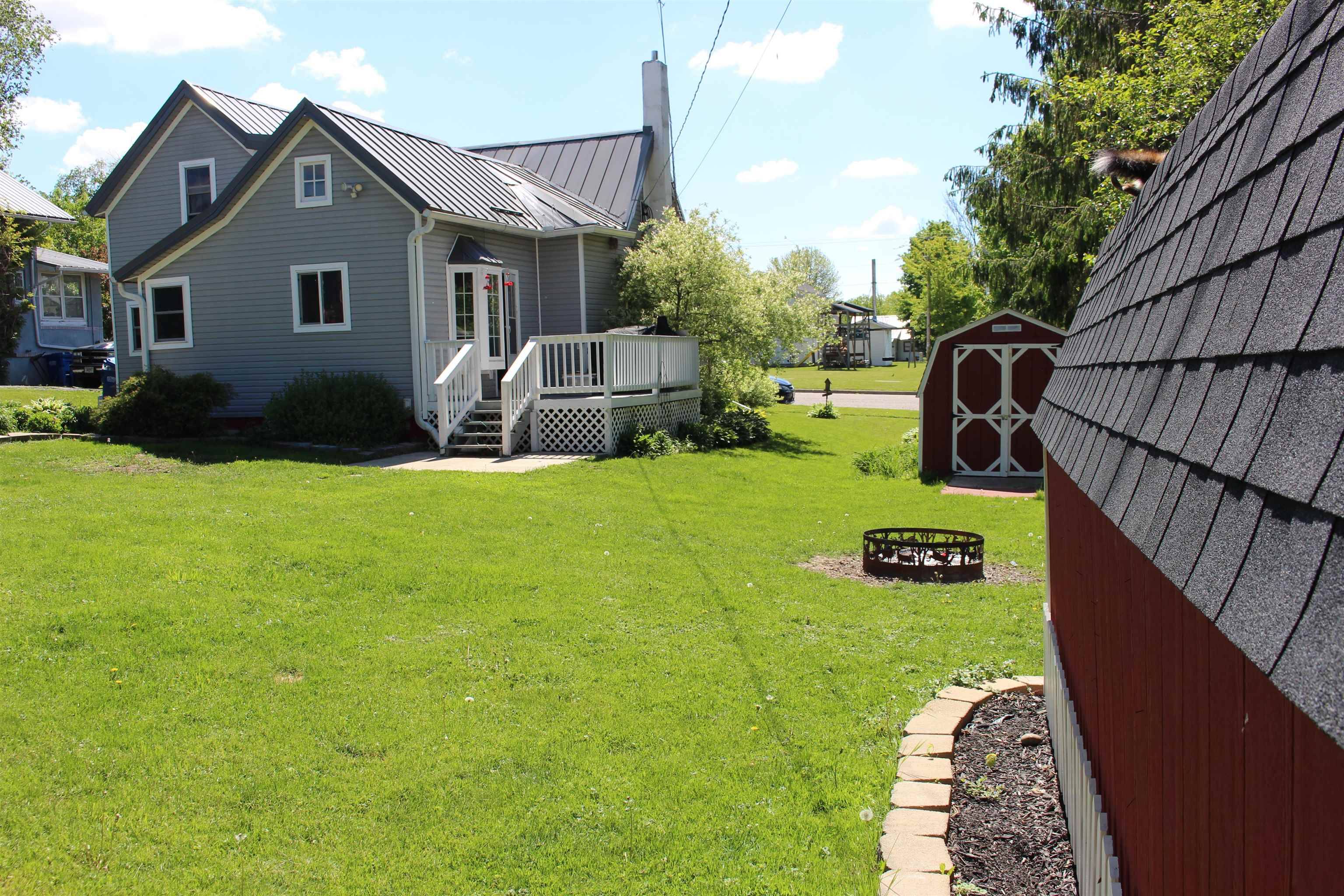 Hillsboro, WI 54634,721 Field Avenue