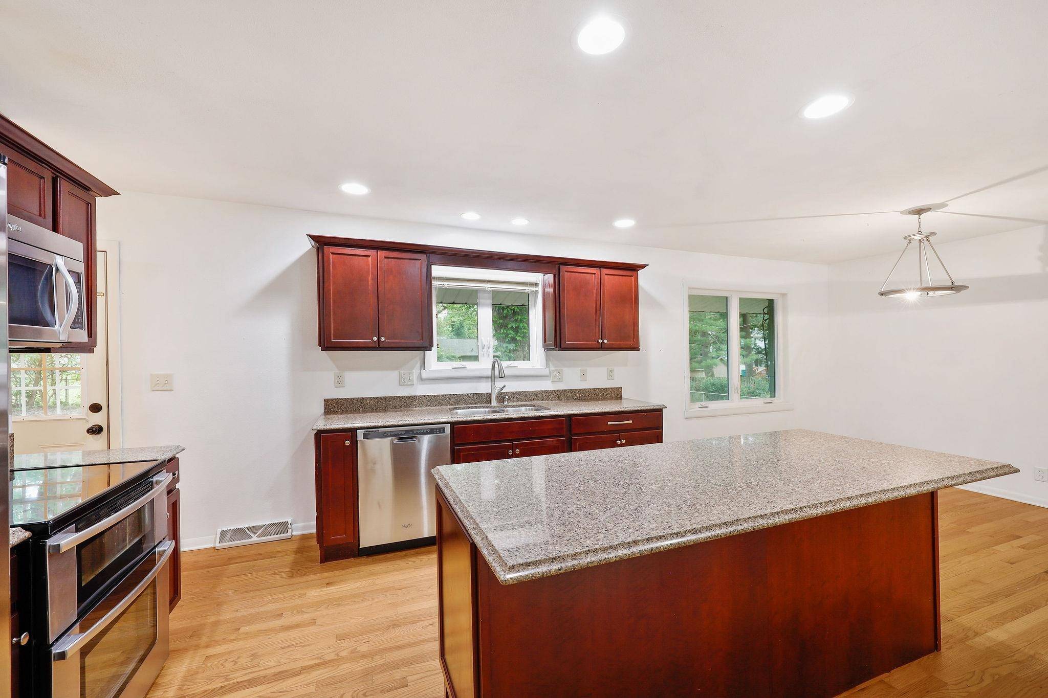 Edgerton, WI 53534,109 Cherry Street