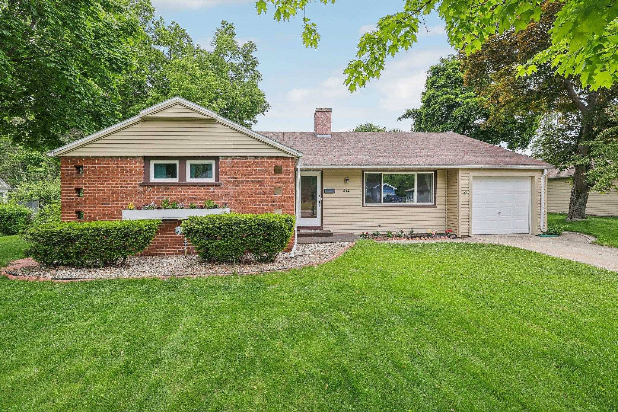 Portage, WI 53901,219 Summit Street