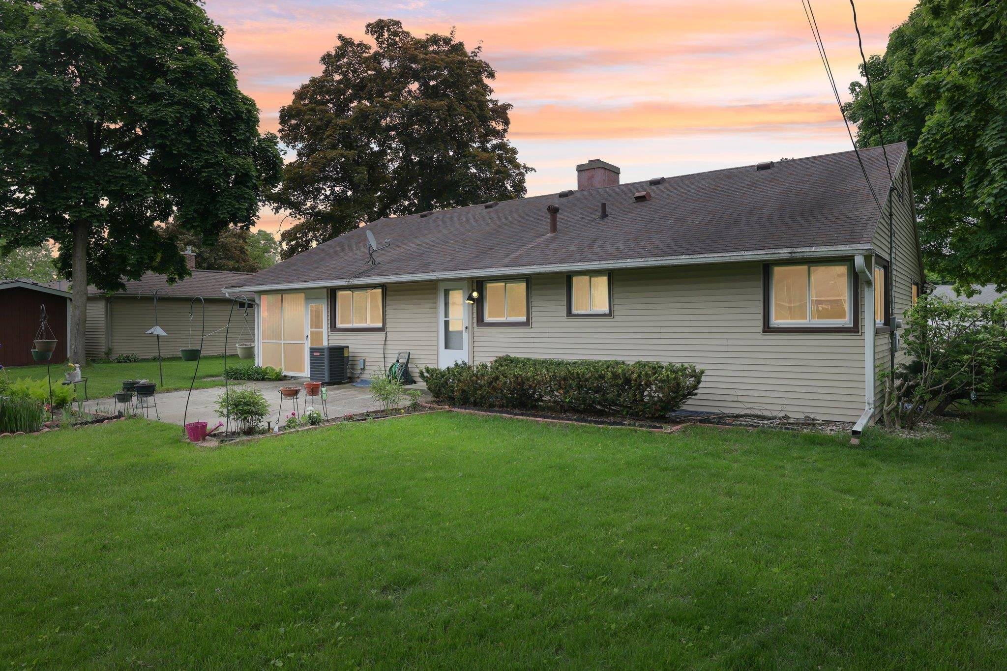 Portage, WI 53901,219 Summit Street