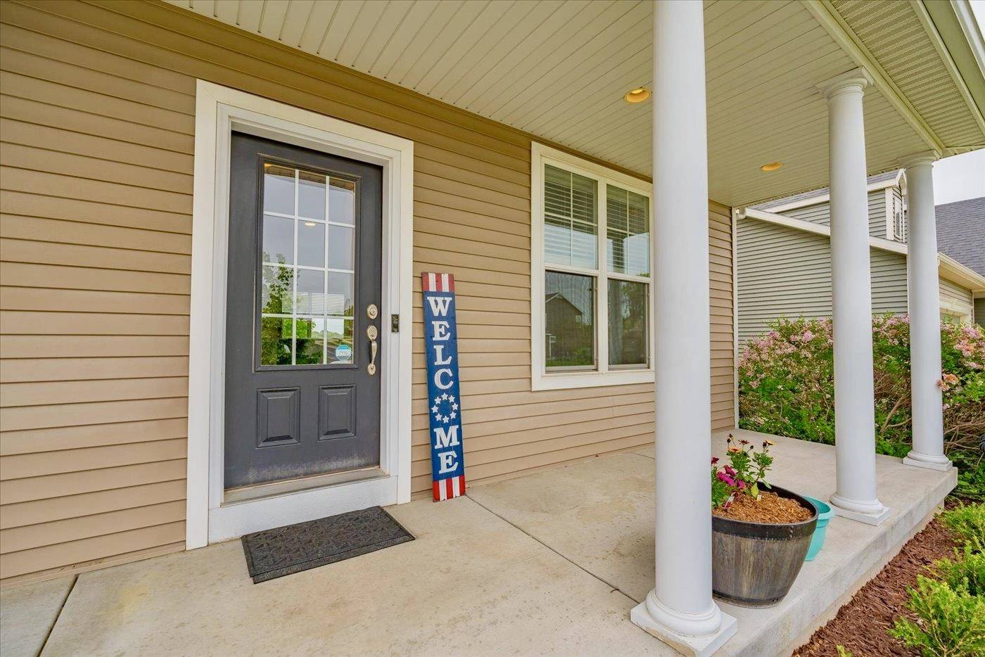 Verona, WI 53593,392 Steeple Point Way