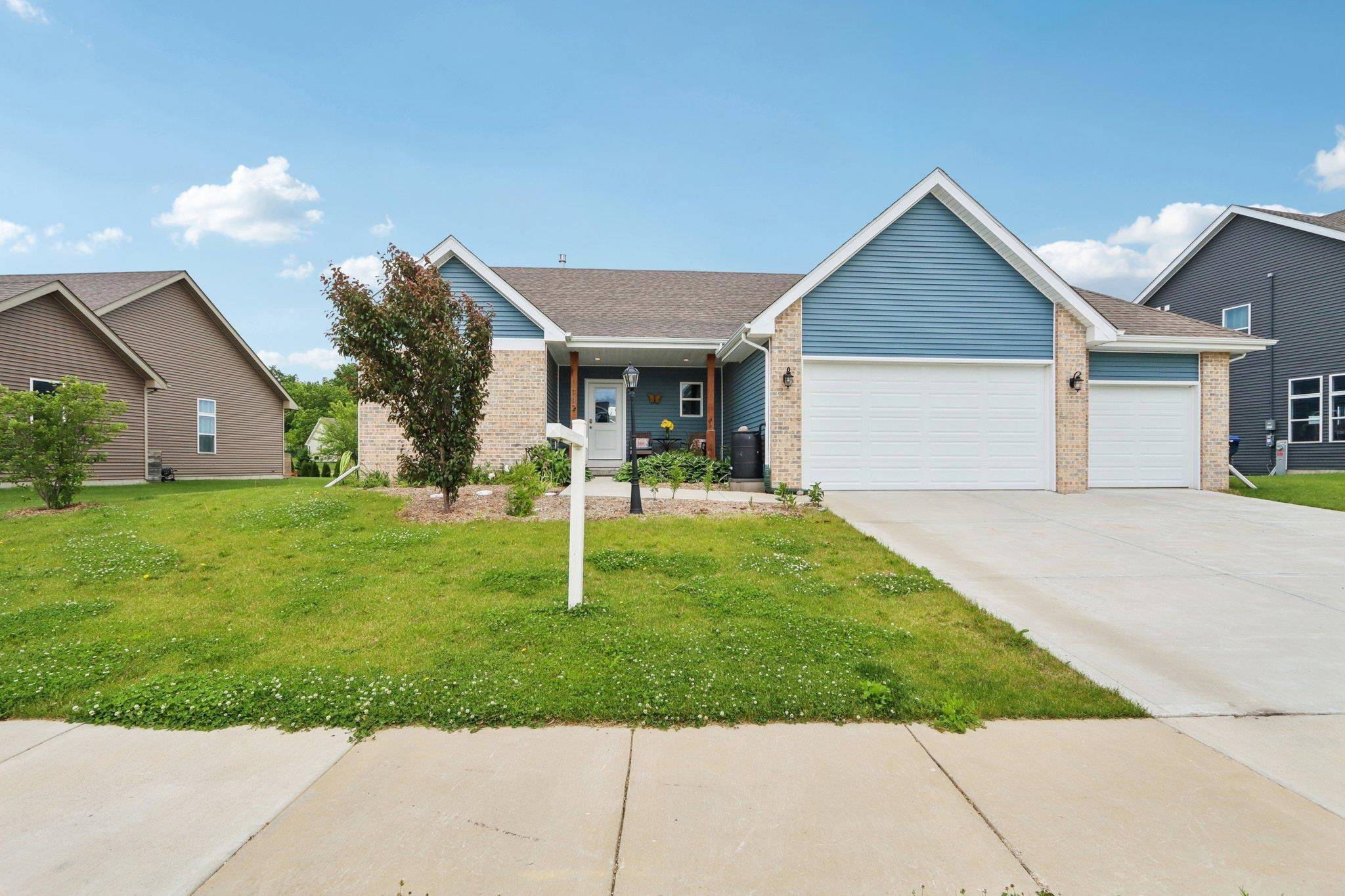 Cambridge, WI 53523,712 Kenseth Way