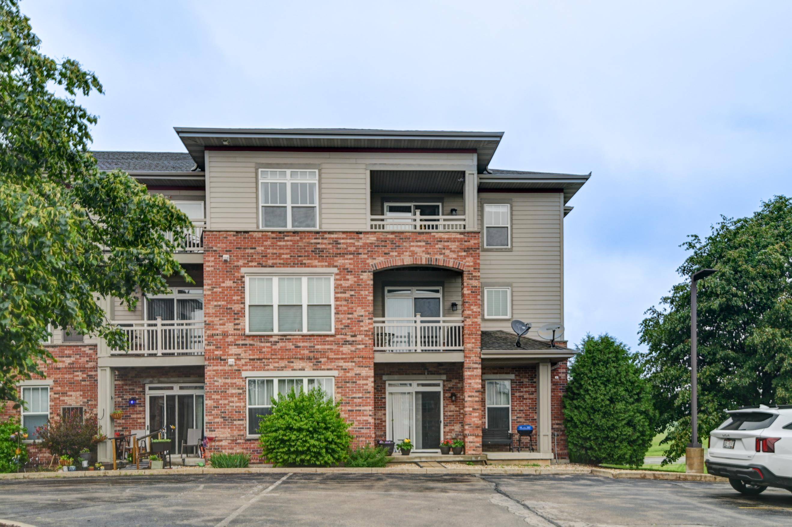 Madison, WI 53718,141 Metro Terrace #308