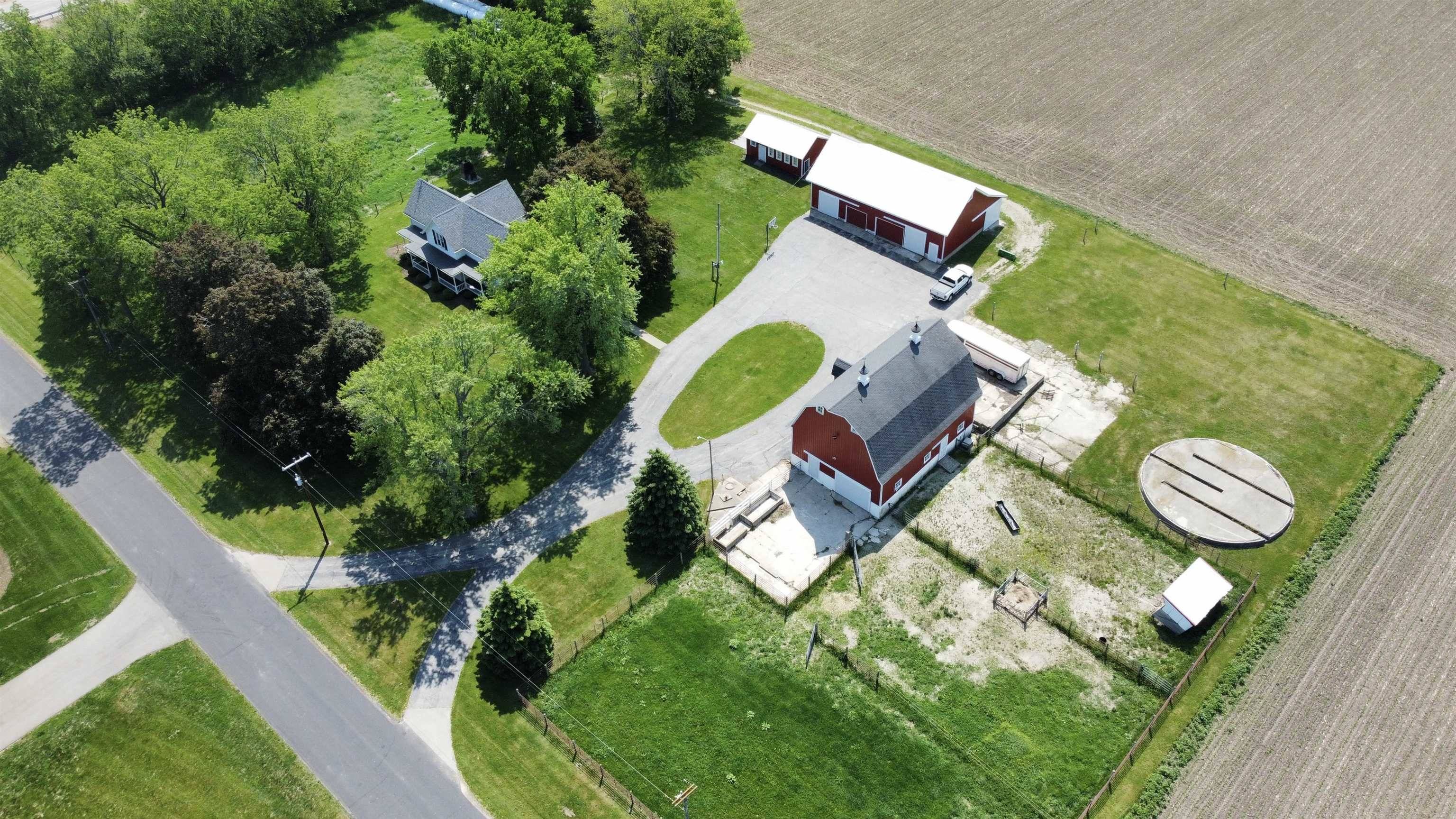 Clinton, WI 53525-8600,7016 S Carvers Rock Road