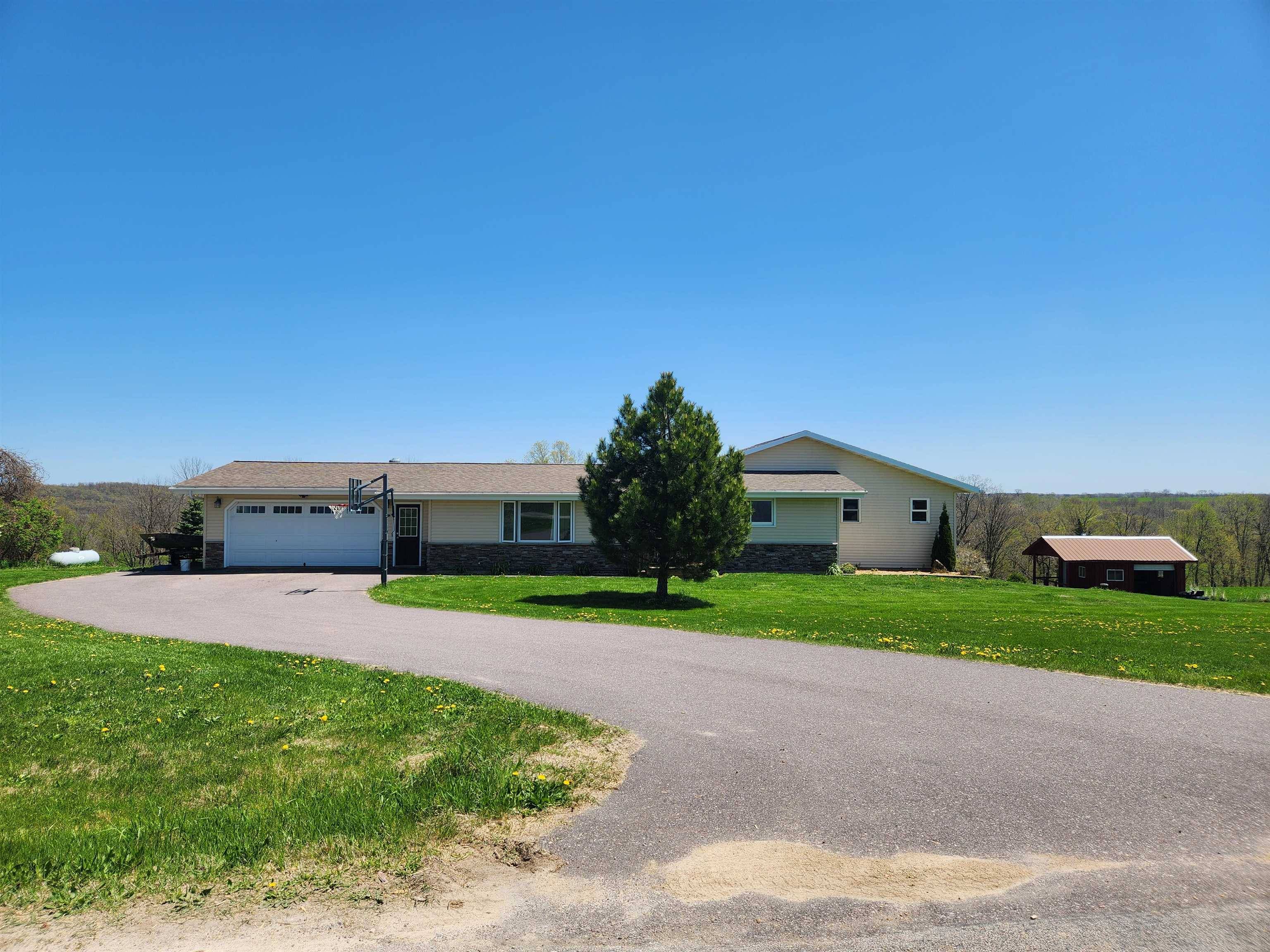 La Farge, WI 54639,S1508 Sand Hill Road