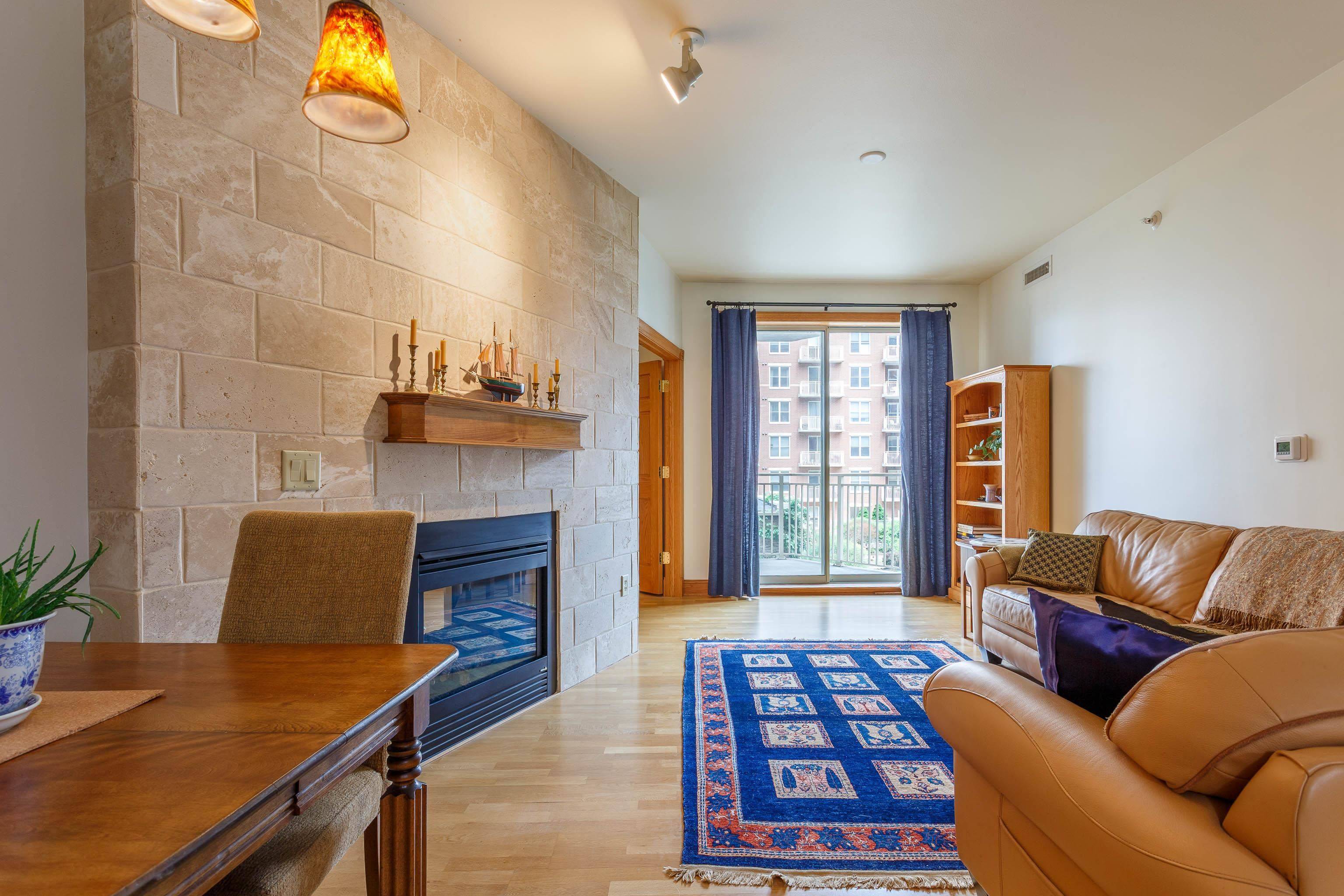 Madison, WI 53703,360 W Washington Avenue #614