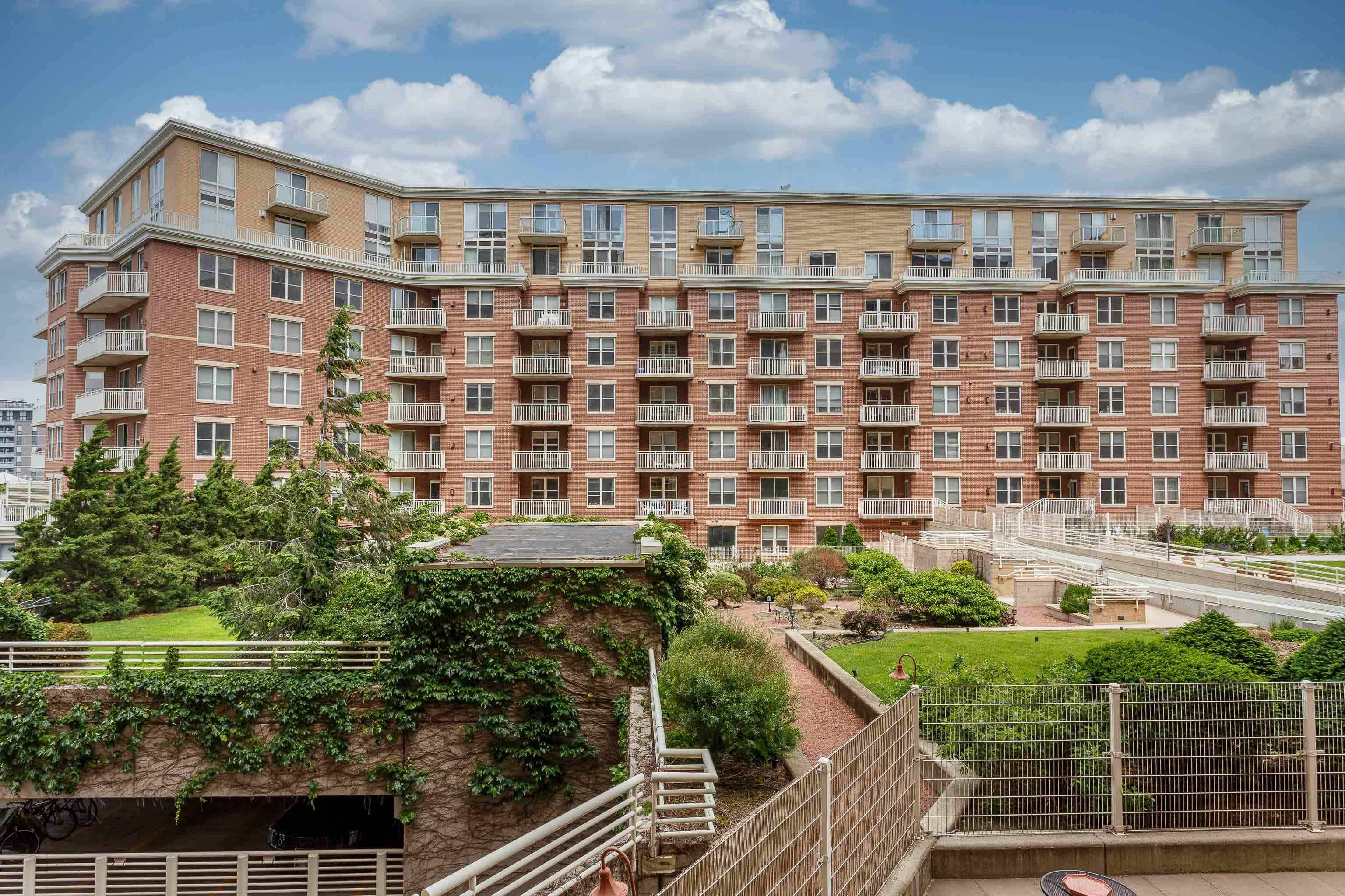 Madison, WI 53703,360 W Washington Avenue #614